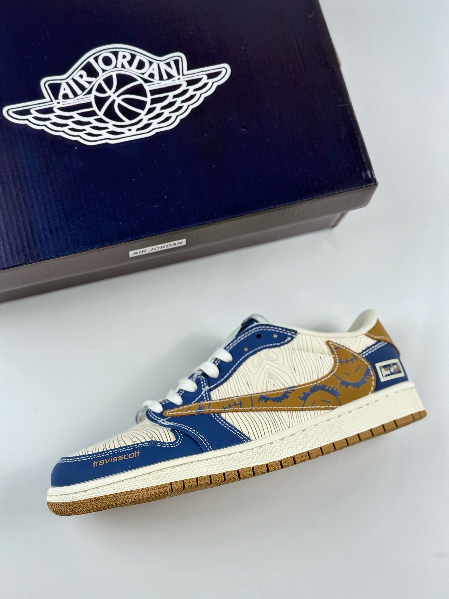 Travis Scott x Nike Air Jordan 1 Low Air Jordan 1 Low 反转白蓝棕倒钩 XS2024-007