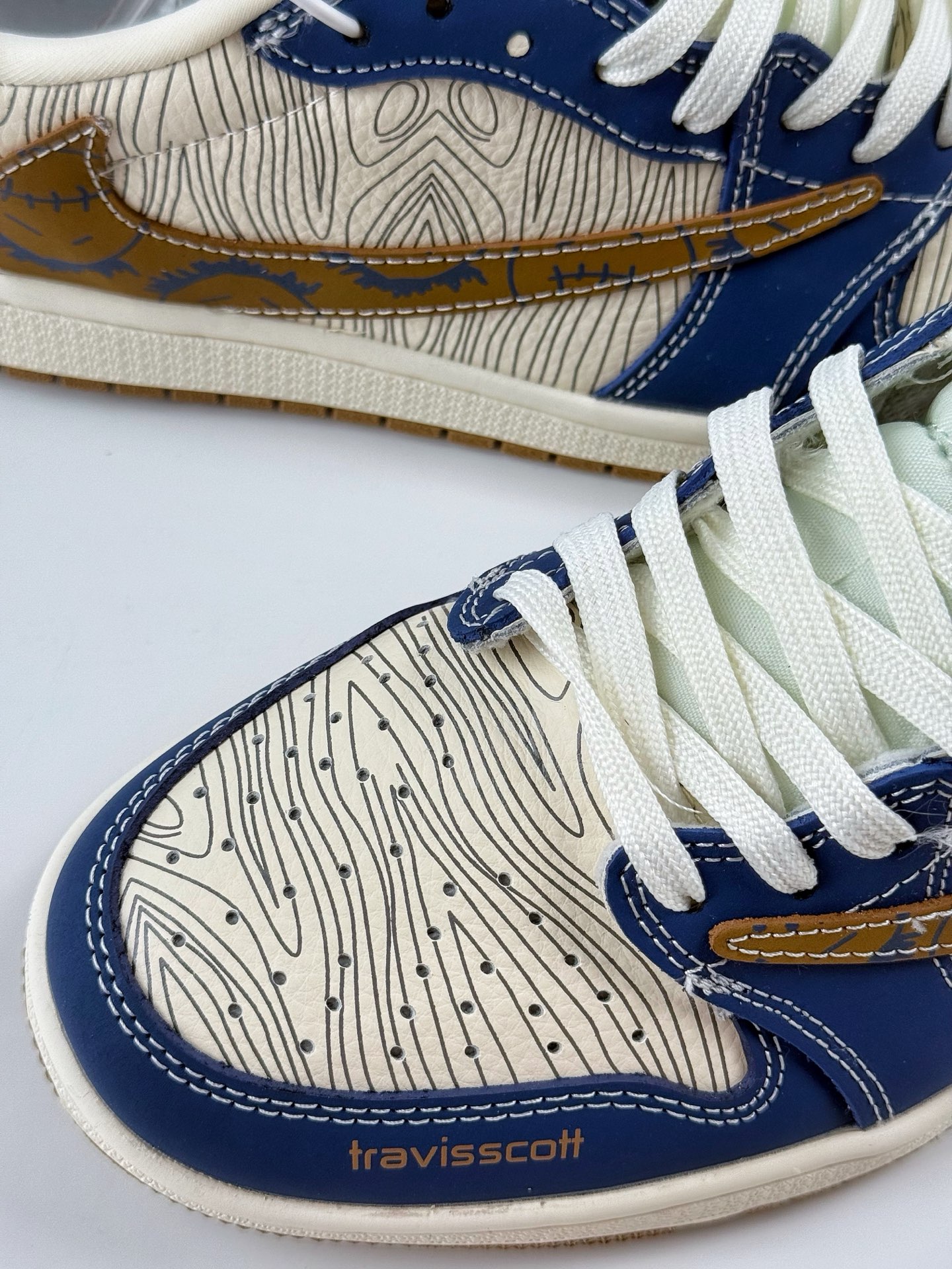 Travis Scott x Nike Air Jordan 1 Low Air Jordan 1 Low 反转白蓝棕倒钩 XS2024-007