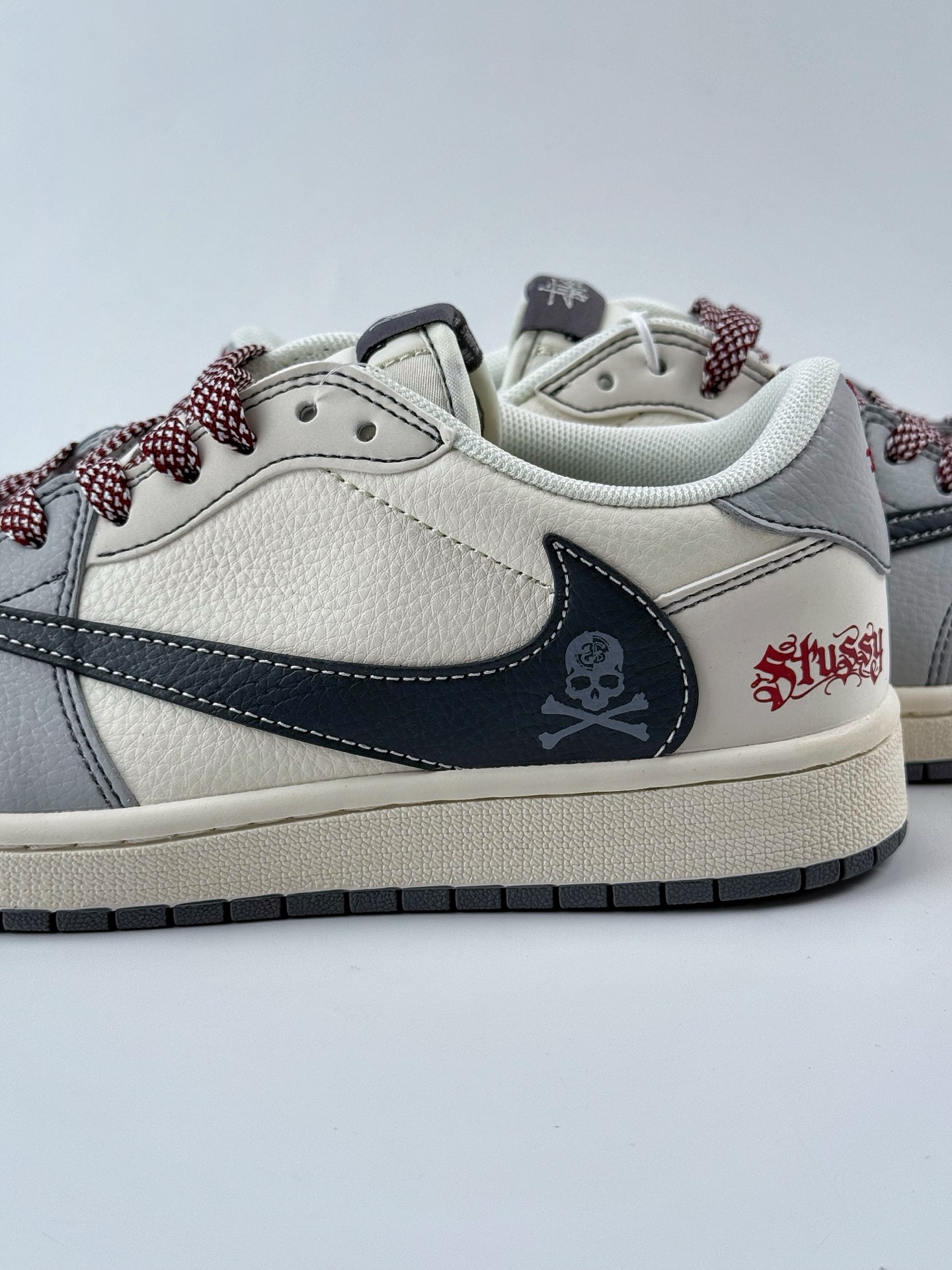 Travis Scott x Nike Air Jordan 1 Low x Stussy Air Jordan 1 Low 反转白灰黑小钩满天星倒钩 JJ2508-553