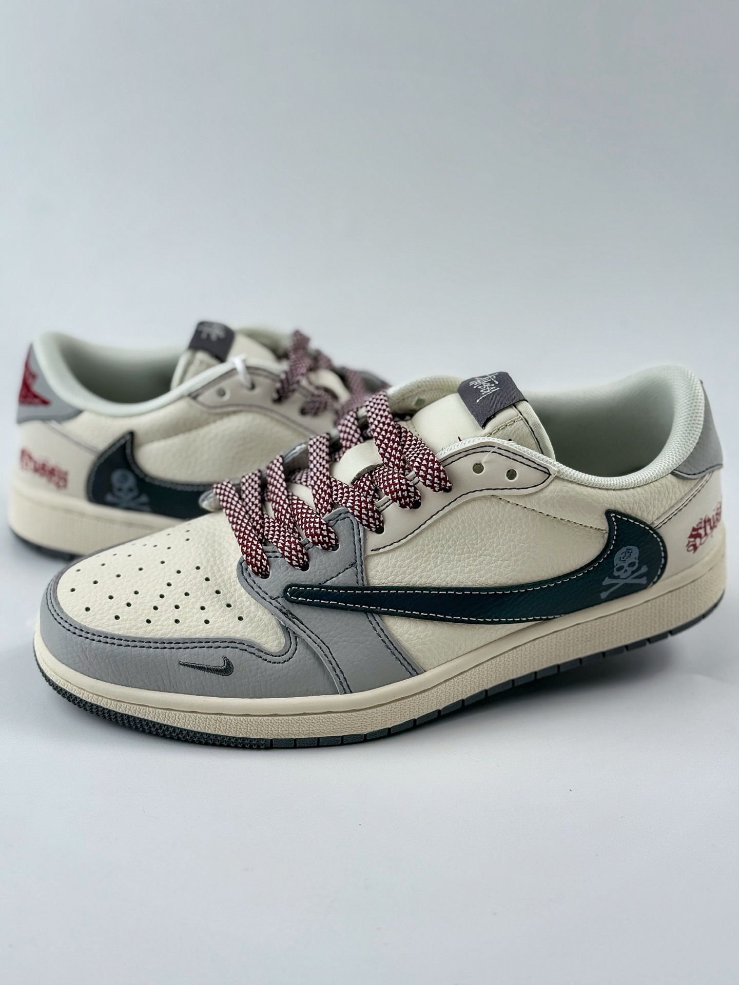 Travis Scott x Nike Air Jordan 1 Low x Stussy Air Jordan 1 Low 反转白灰黑小钩满天星倒钩 JJ2508-553