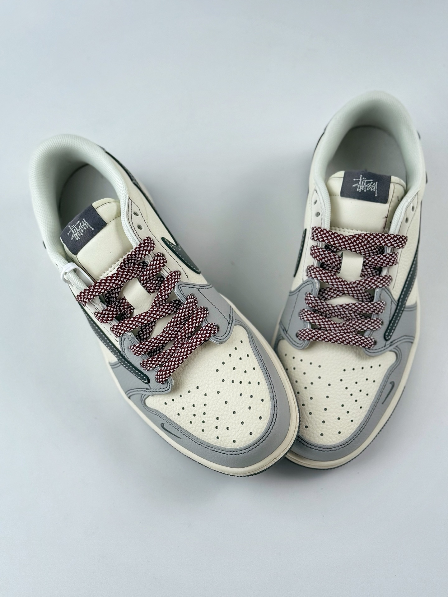 Travis Scott x Nike Air Jordan 1 Low x Stussy Air Jordan 1 Low 反转白灰黑小钩满天星倒钩 JJ2508-553