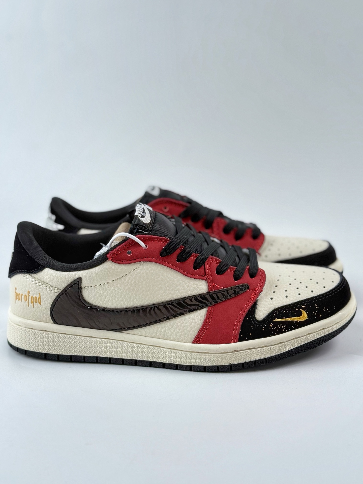 Travis Scott x Nike Air Jordan 1 Low x Fear Of God Air Jordan 1 Low 反转白黑红小钩倒钩 LD2025-012