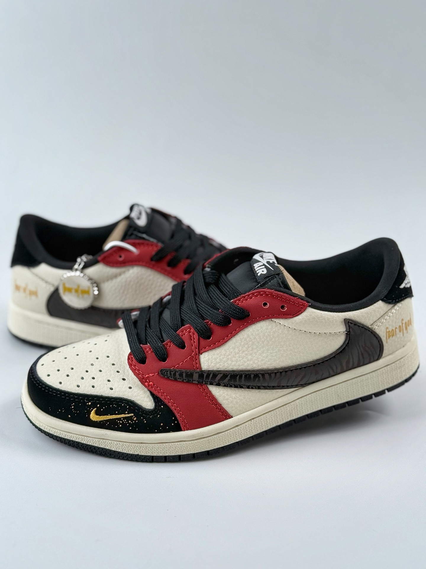 Travis Scott x Nike Air Jordan 1 Low x Fear Of God Air Jordan 1 Low 反转白黑红小钩倒钩 LD2025-012