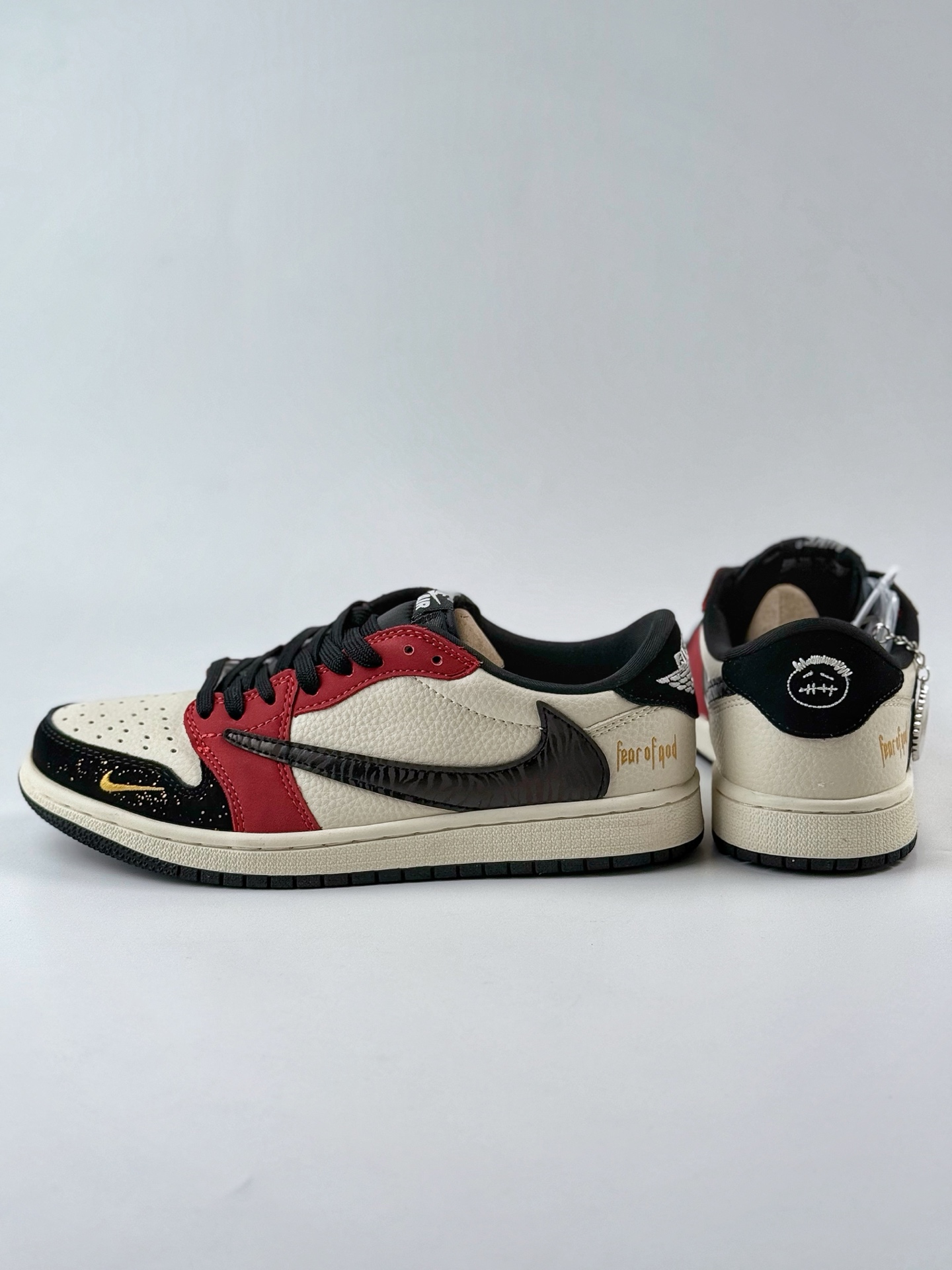 Travis Scott x Nike Air Jordan 1 Low x Fear Of God Air Jordan 1 Low 反转白黑红小钩倒钩 LD2025-012