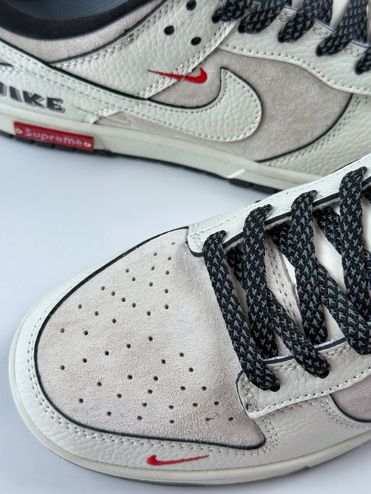Nike SB Dunk Low 白黑红三小钩满天星 SC9207-410