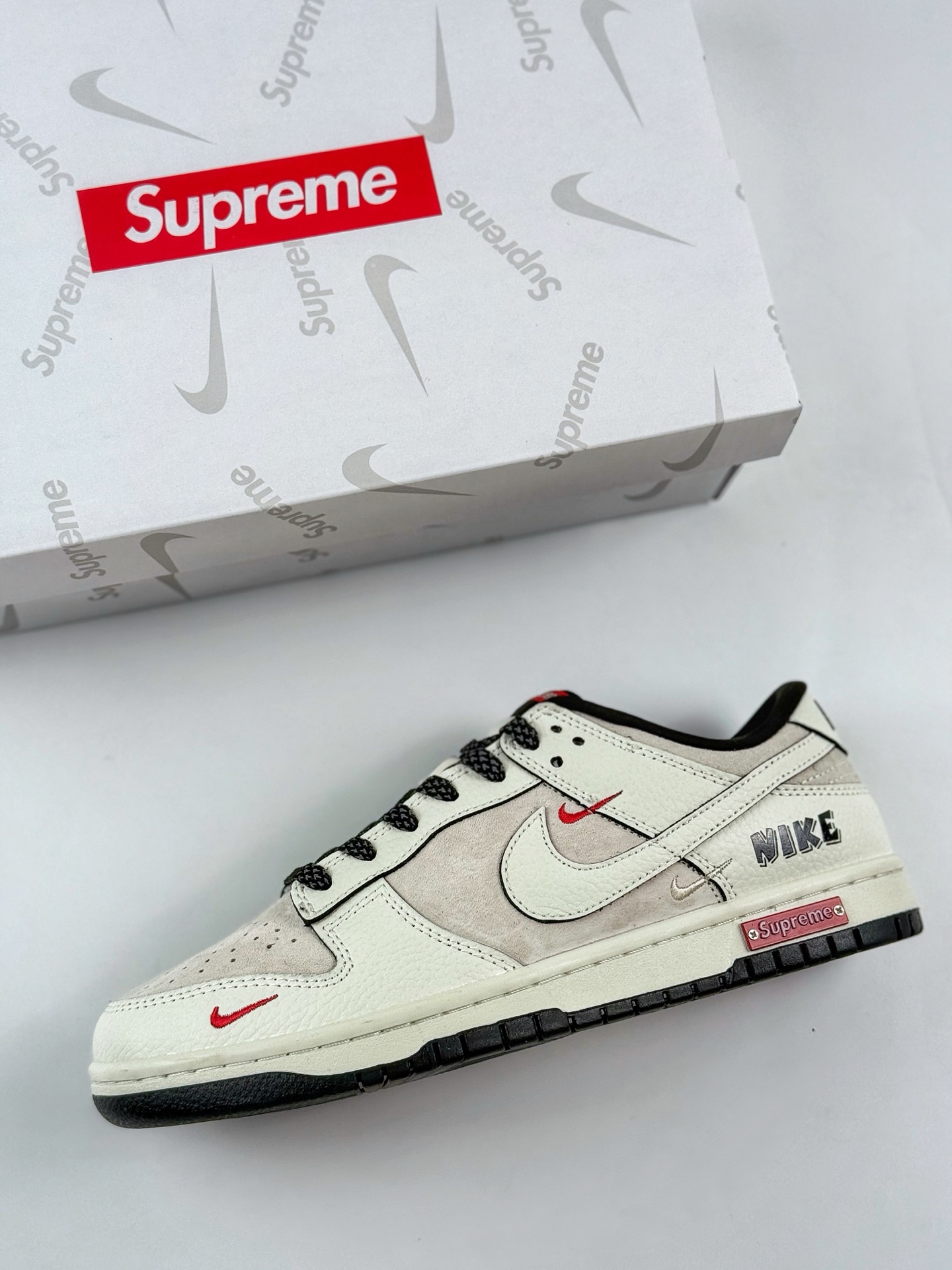 Nike SB Dunk Low 白黑红三小钩满天星 SC9207-410