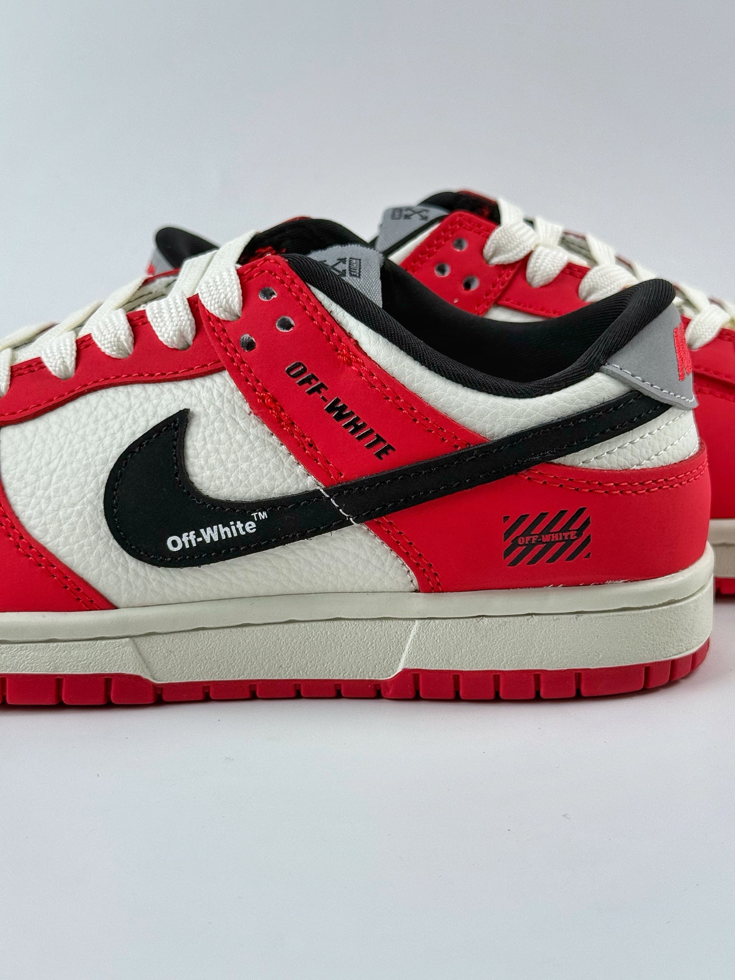 Nike SB Dunk Low x OFF-WHITE 白红黑小钩 XY2026-159