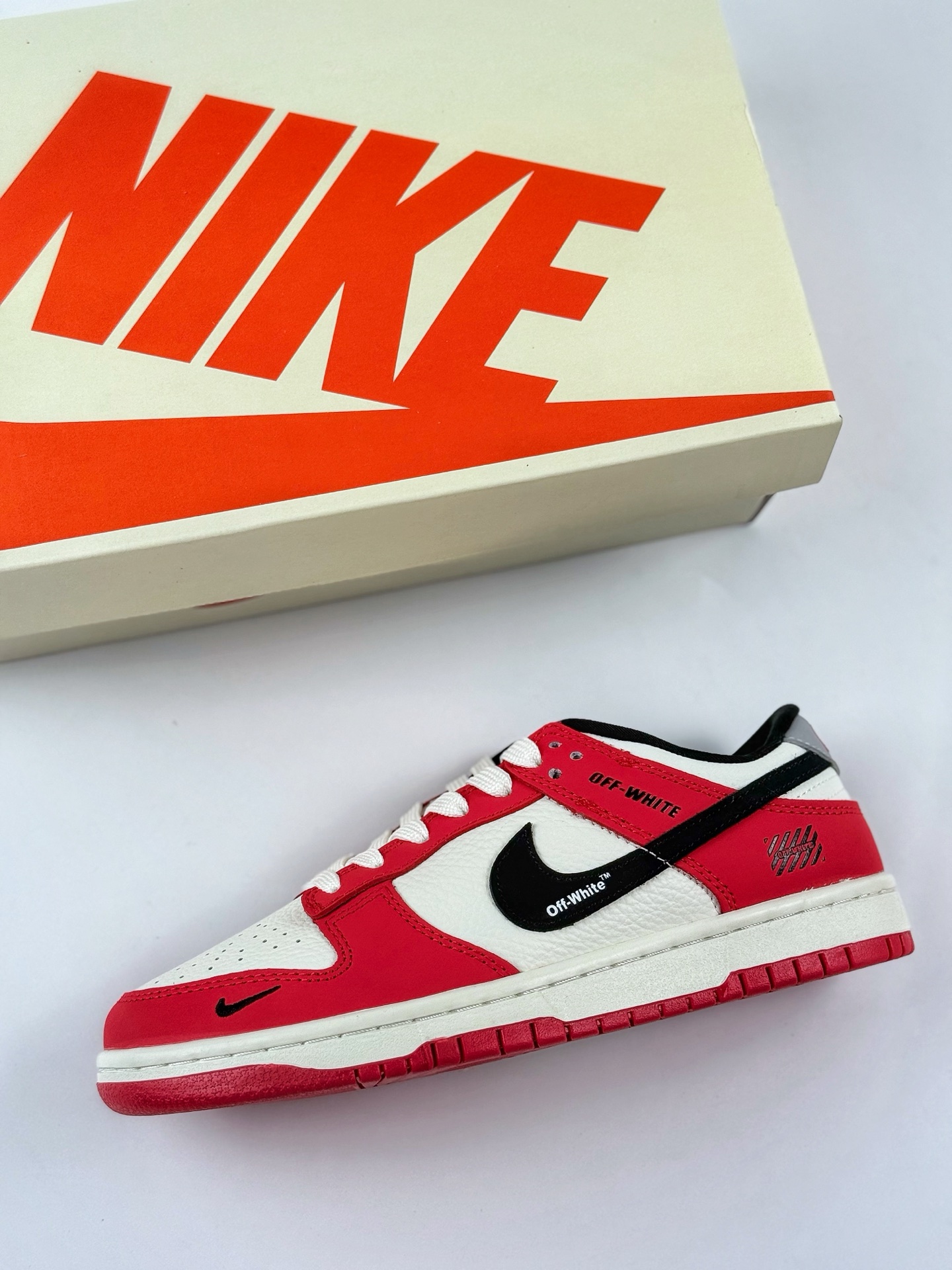 Nike SB Dunk Low x OFF-WHITE 白红黑小钩 XY2026-159