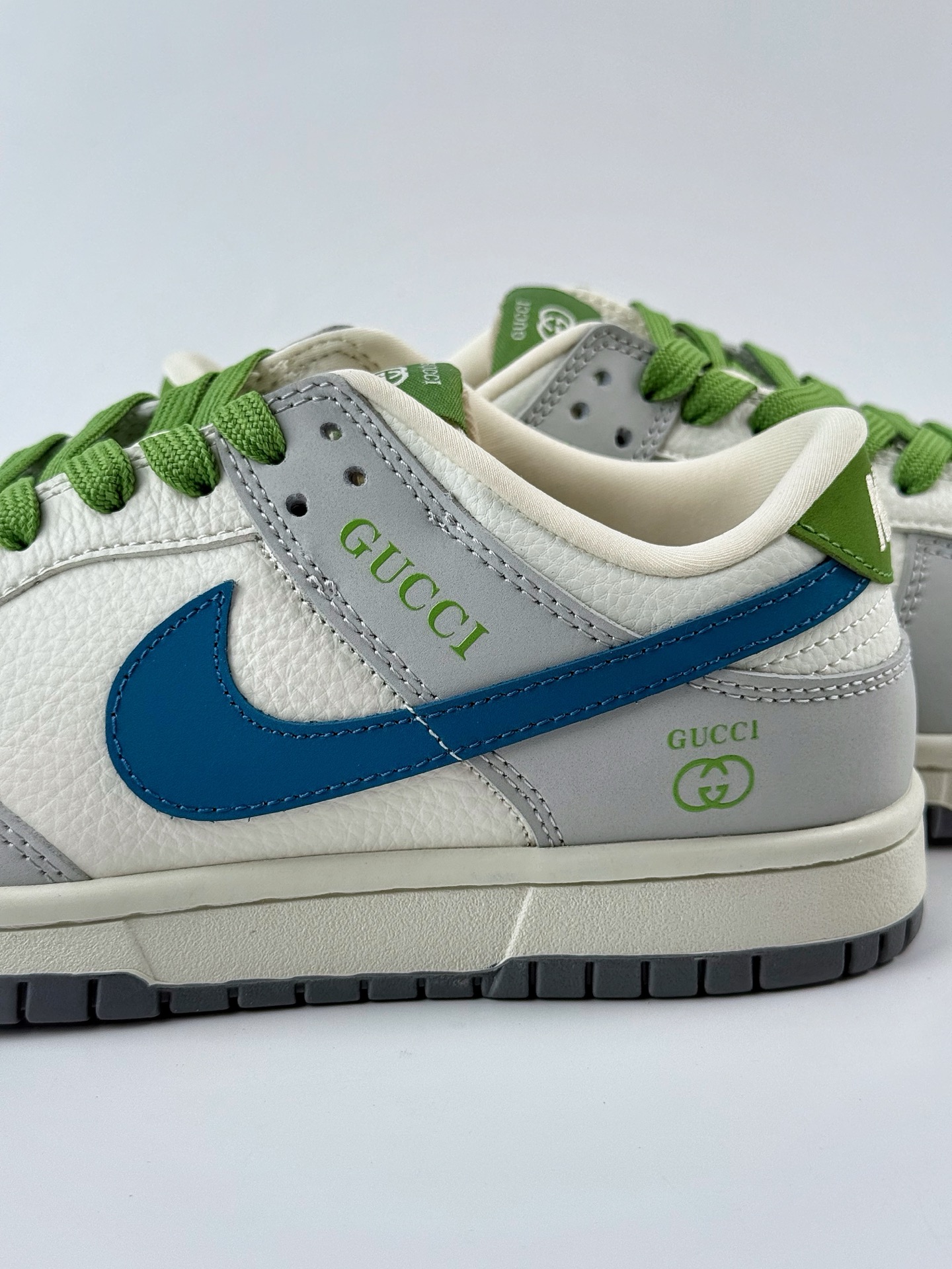 Nike SB Dunk Low x GUCCI 白灰绿小钩满天星 XY2026-154