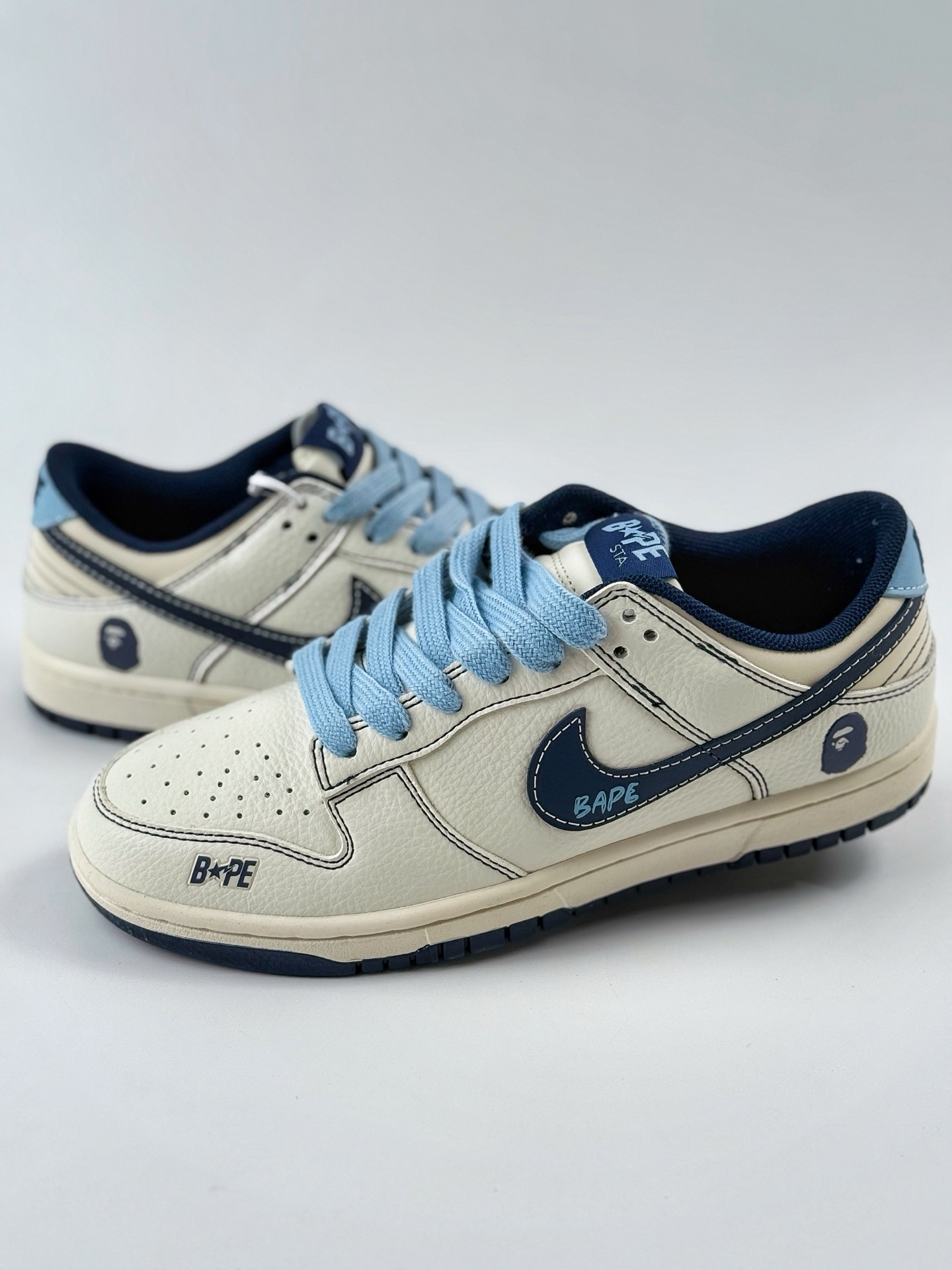 Nike SB Dunk Low x BAPE 白蓝 BZ2501-100