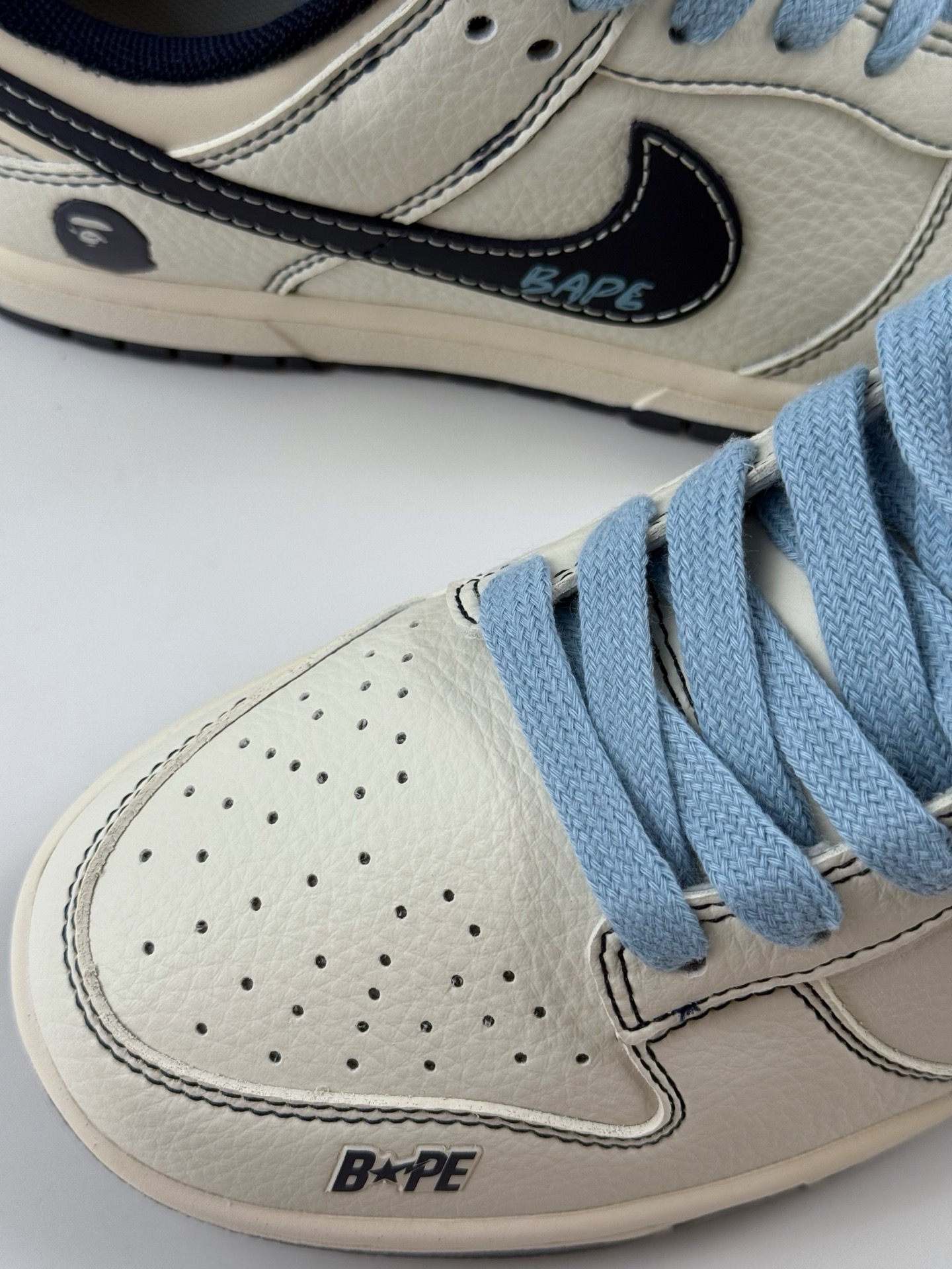 Nike SB Dunk Low x BAPE 白蓝 BZ2501-100