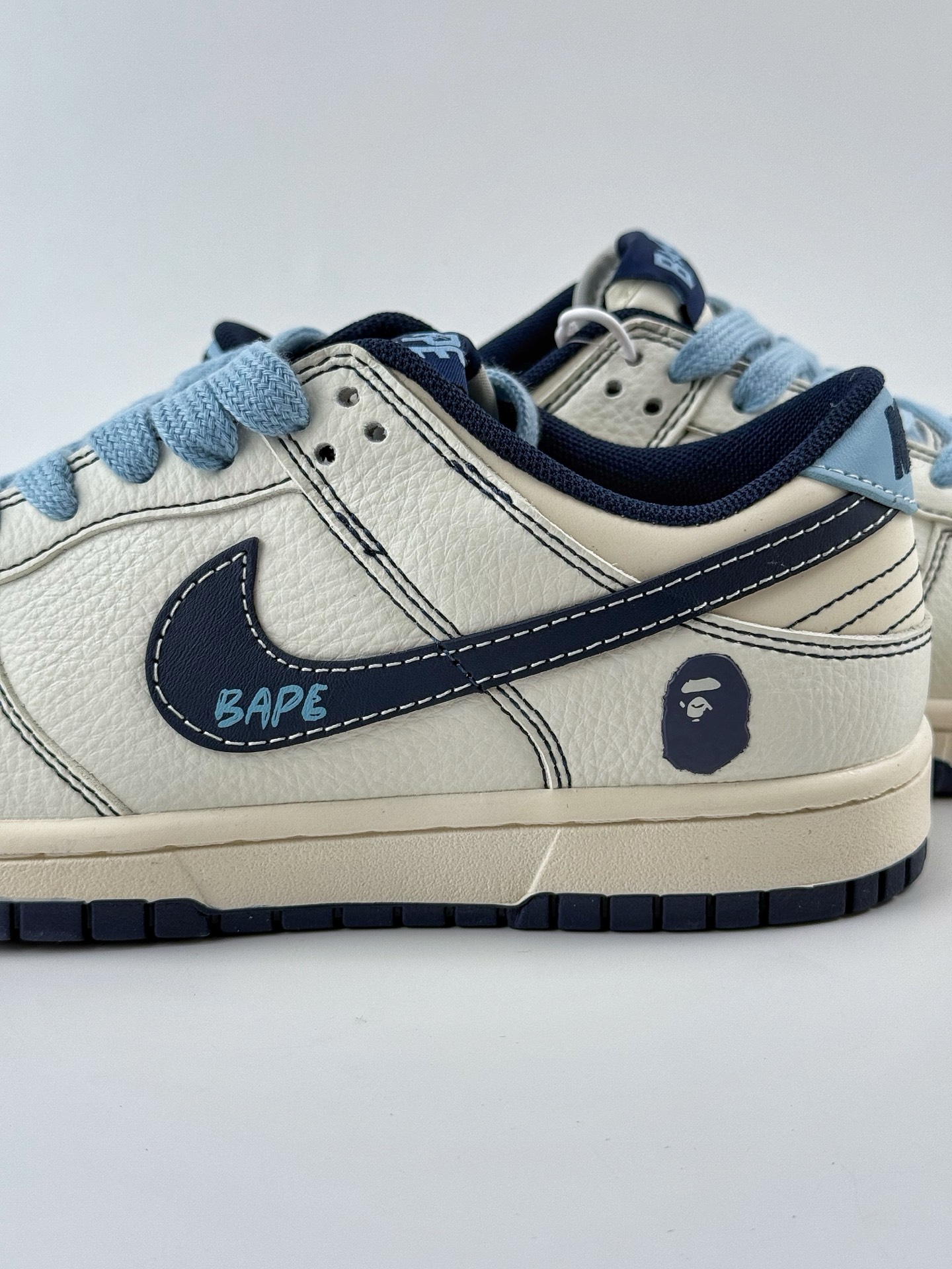 Nike SB Dunk Low x BAPE 白蓝 BZ2501-100