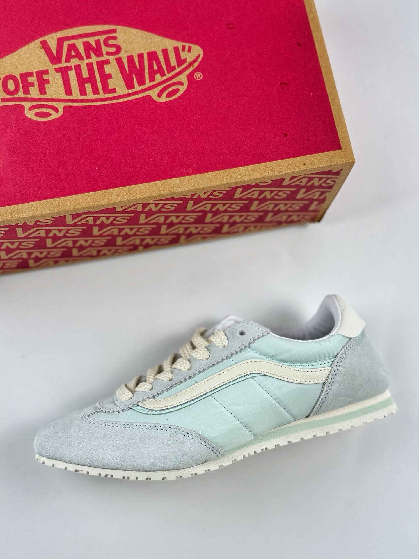 Vans Super LowPro 薄荷蓝 复古薄底系列 把春日特调薄荷蓝穿上脚 VN000D83RNE