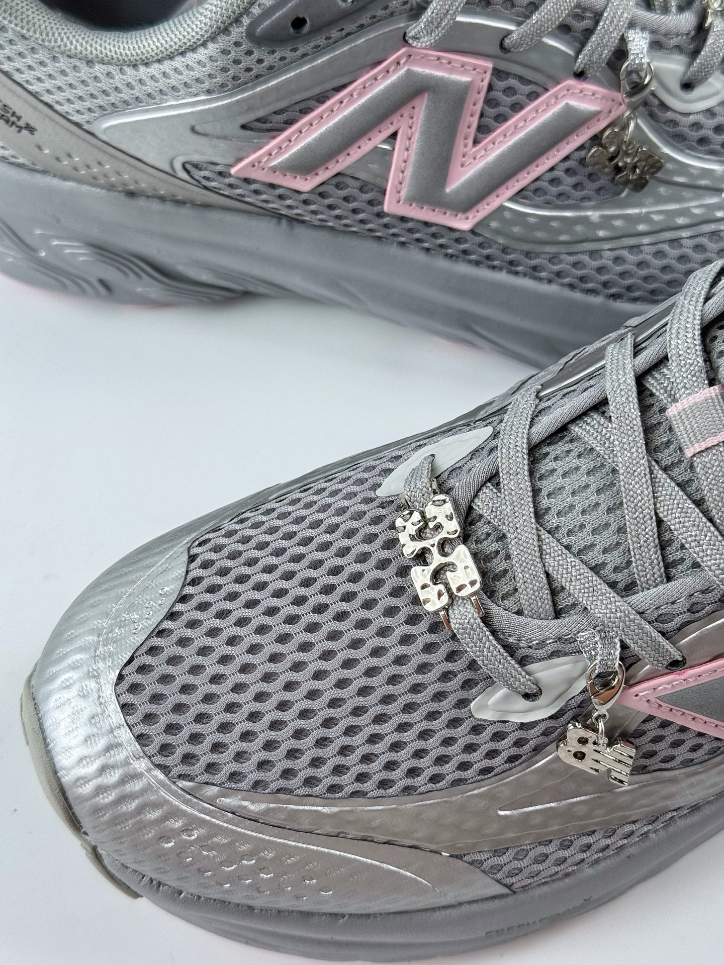 New Balance NB Fresh Foam Evoz 舒适耐磨低帮跑步鞋 UTRNGA