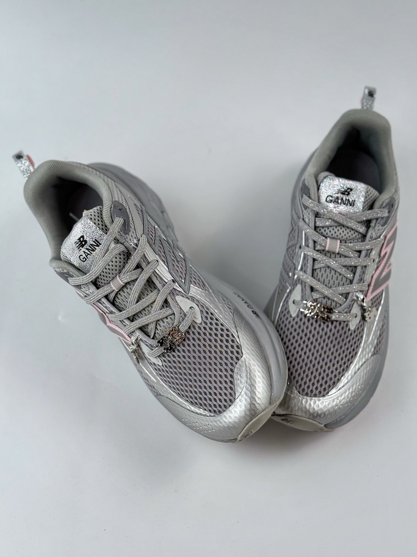 New Balance NB Fresh Foam Evoz 舒适耐磨低帮跑步鞋 UTRNGA