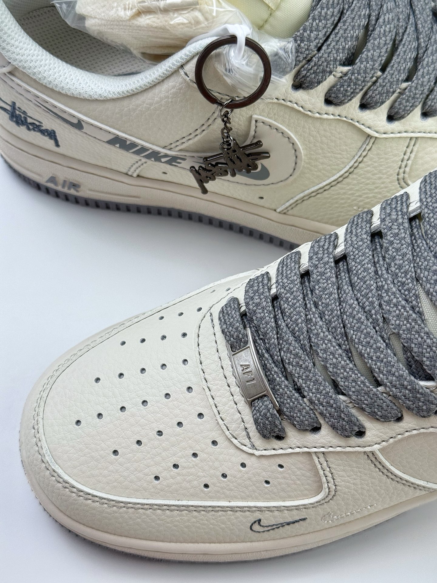 260 Nike Air Force 1 Low 07 x Stussy 白灰三小钩满天星 HH7518-064