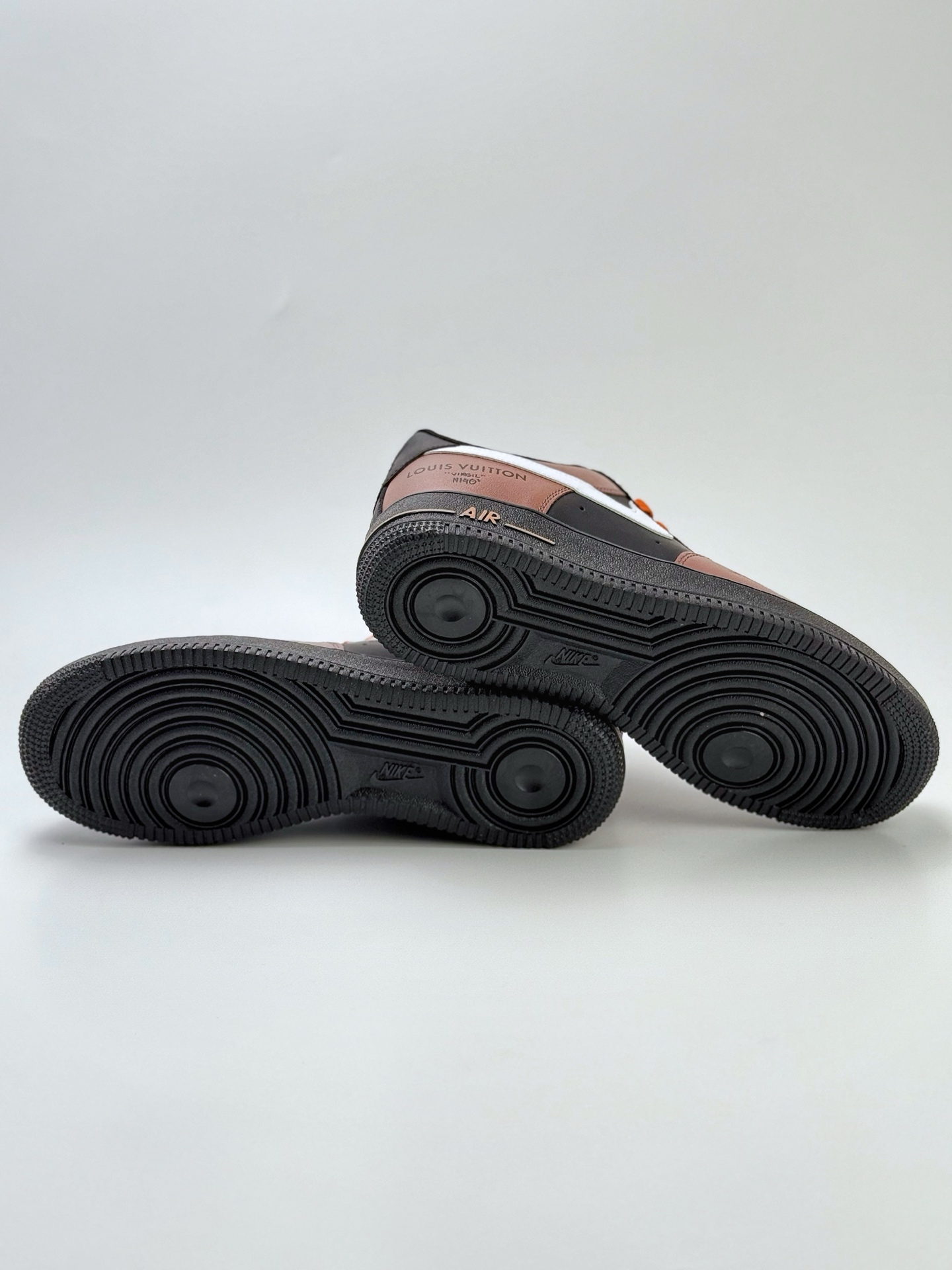 170 Nike Air Force 1 Low 07 x Louis Vuitton 黑棕白 808788-624