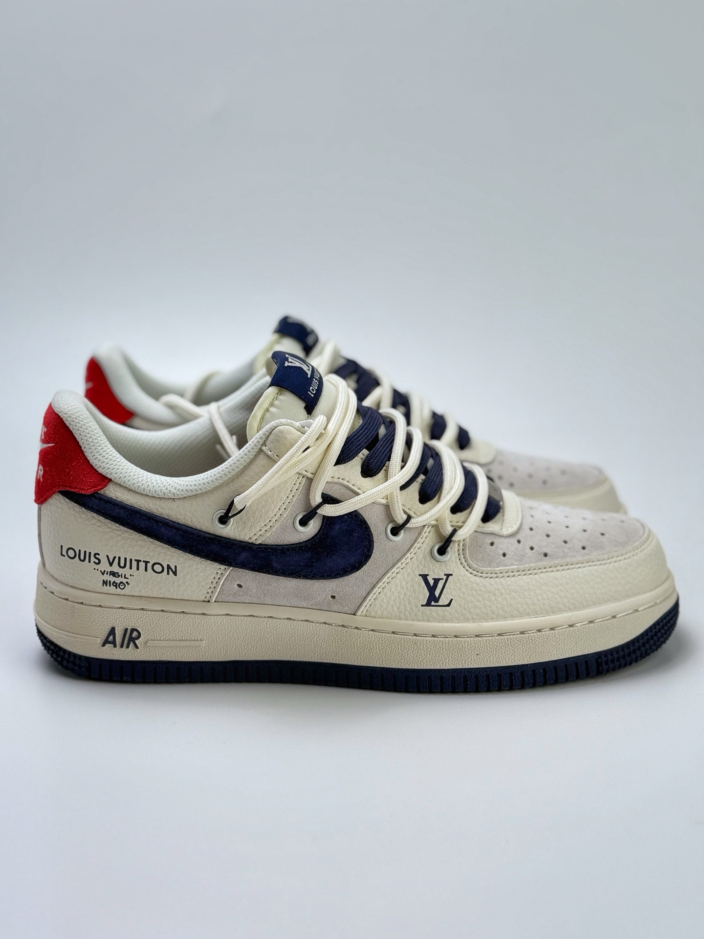 260 Nike Air Force 1 Low 07 x Louis Vuitton 白蓝红绑带 DM6868-083