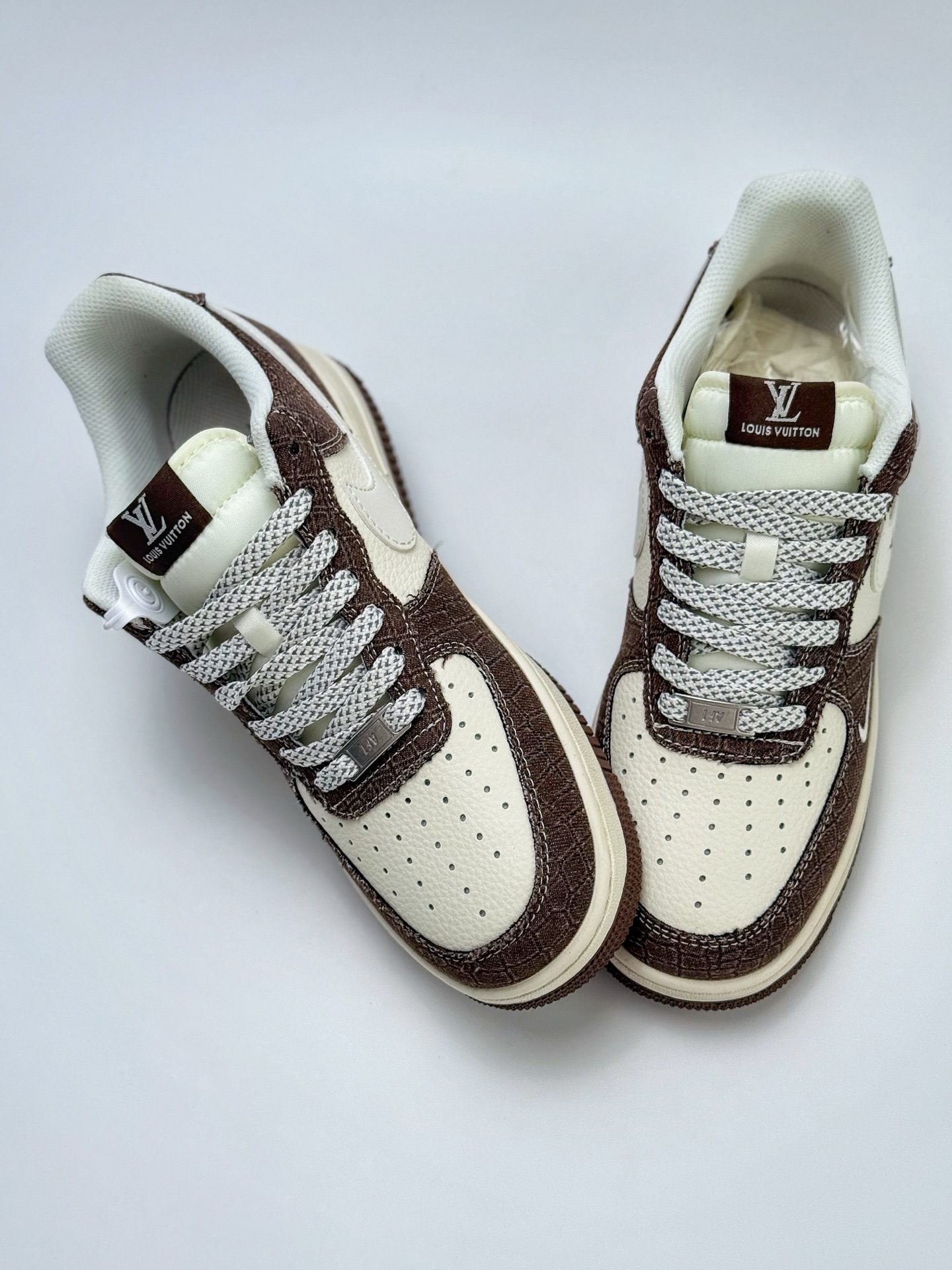 260 Nike Air Force 1 Low 07 x Louis Vuitton 棕白小钩满天星 XS1958-552