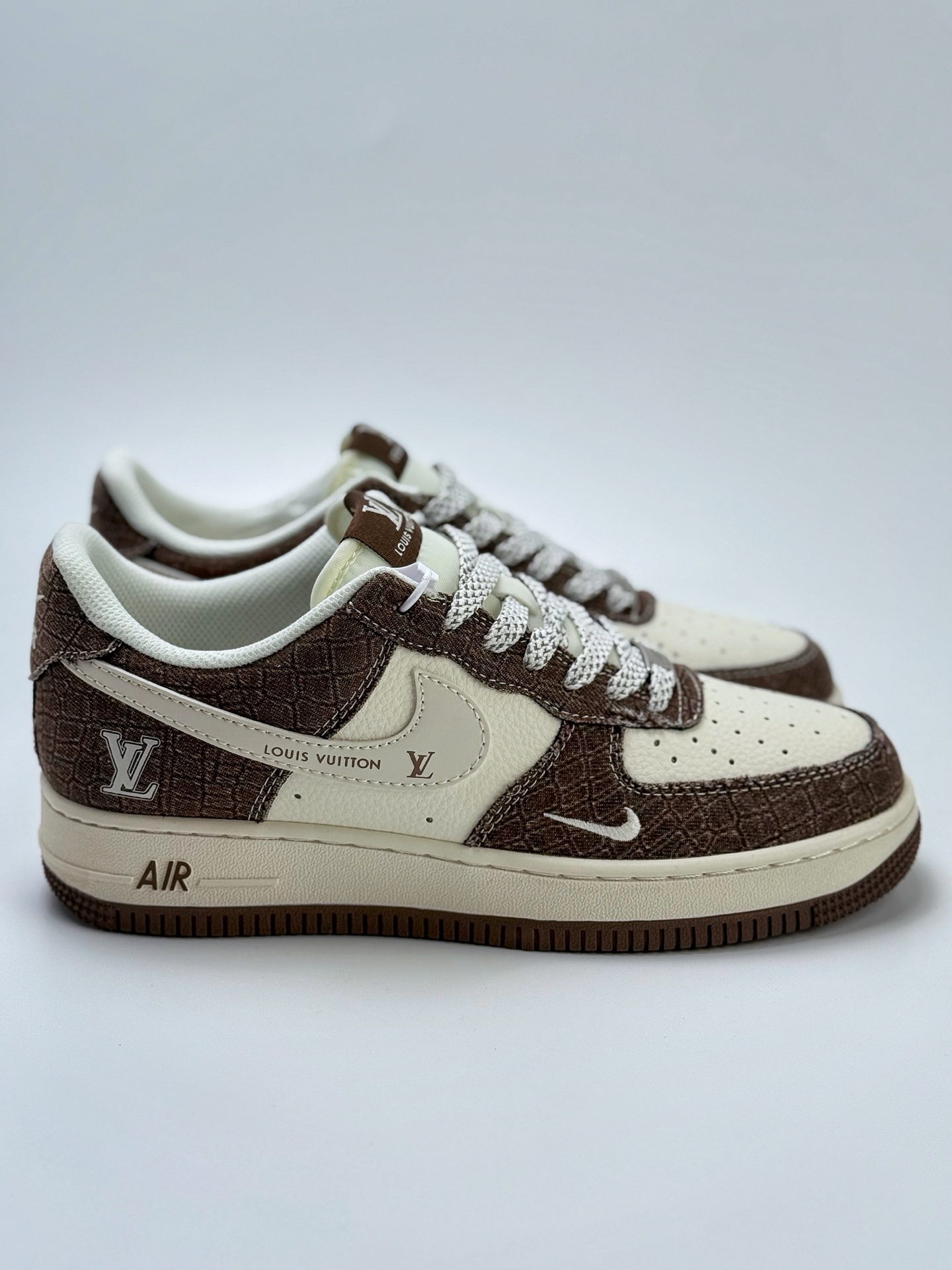 260 Nike Air Force 1 Low 07 x Louis Vuitton 棕白小钩满天星 XS1958-552