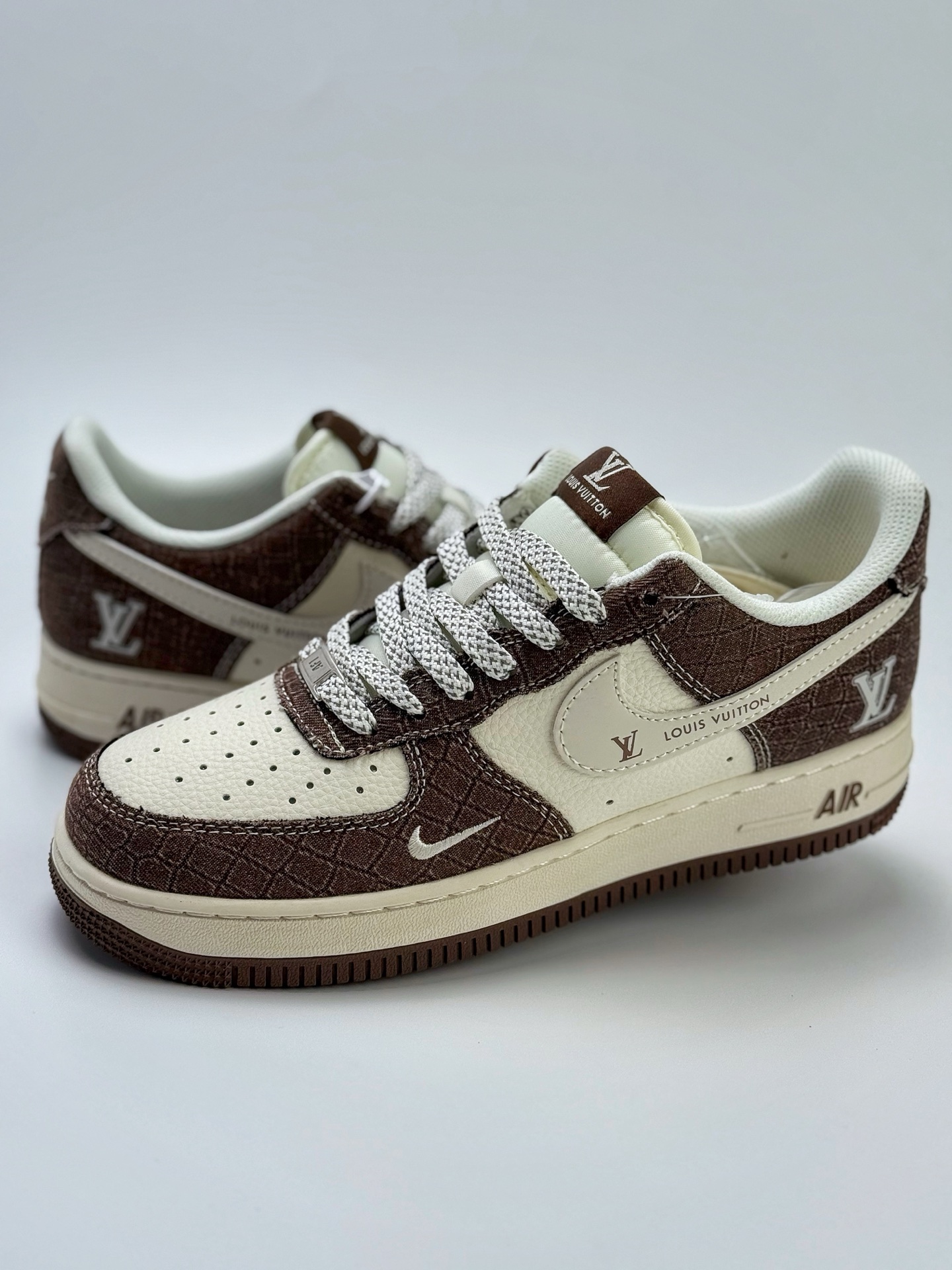 260 Nike Air Force 1 Low 07 x Louis Vuitton 棕白小钩满天星 XS1958-552