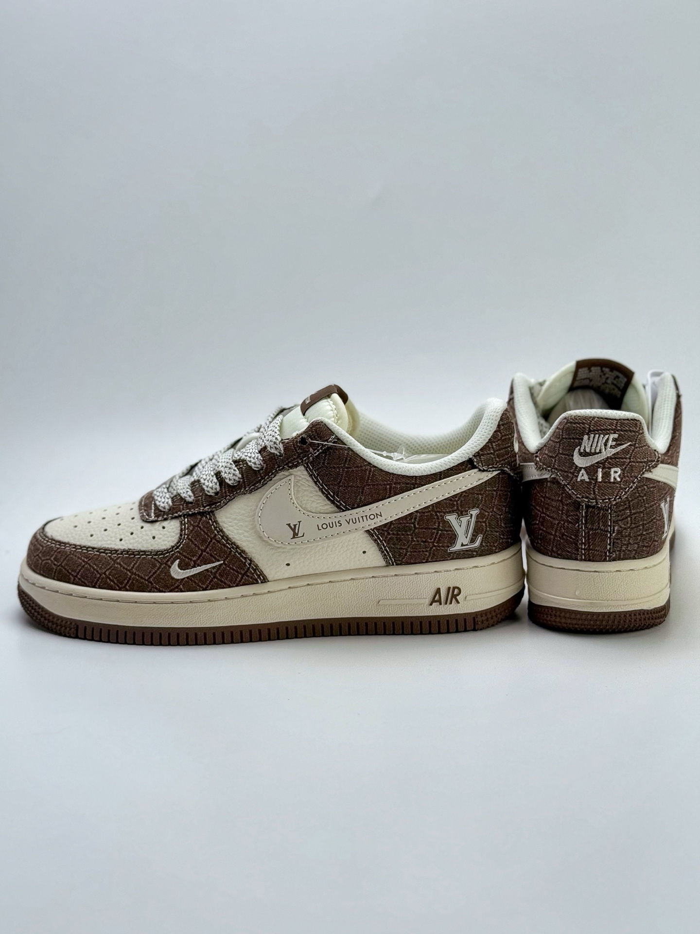 260 Nike Air Force 1 Low 07 x Louis Vuitton 棕白小钩满天星 XS1958-552