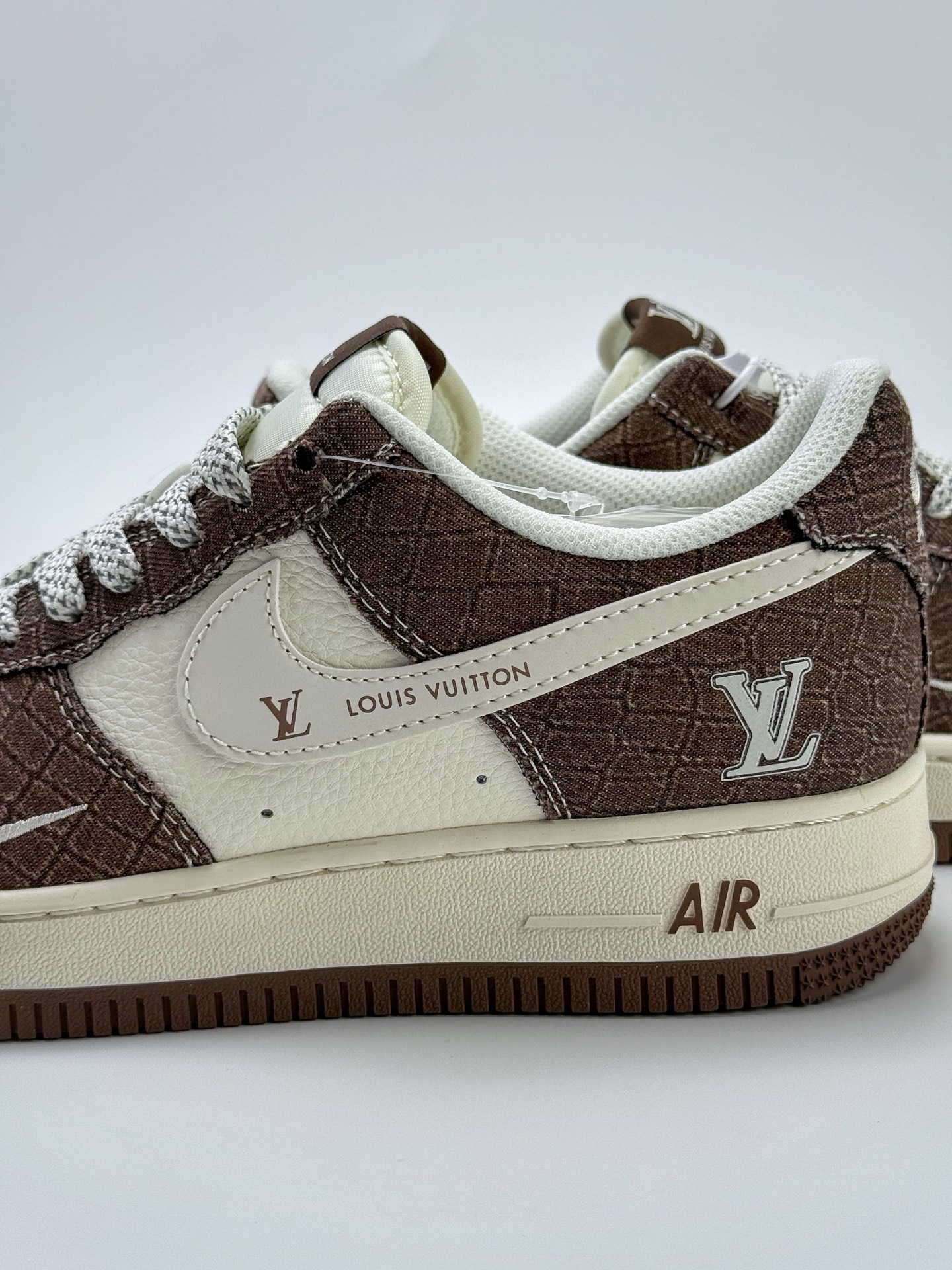 260 Nike Air Force 1 Low 07 x Louis Vuitton 棕白小钩满天星 XS1958-552