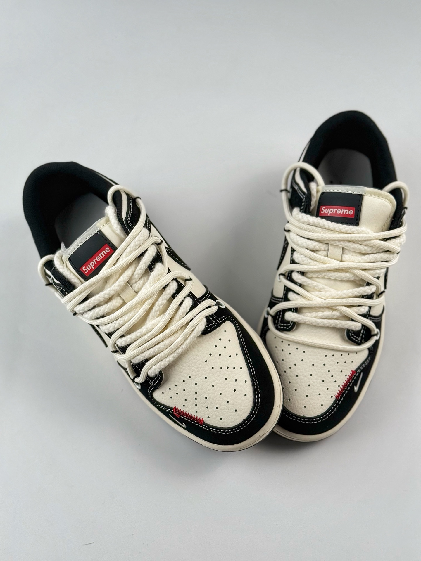 300 Nike SB Dunk Low x Supreme 黑白小钩麻绳绑带 YX5066-280