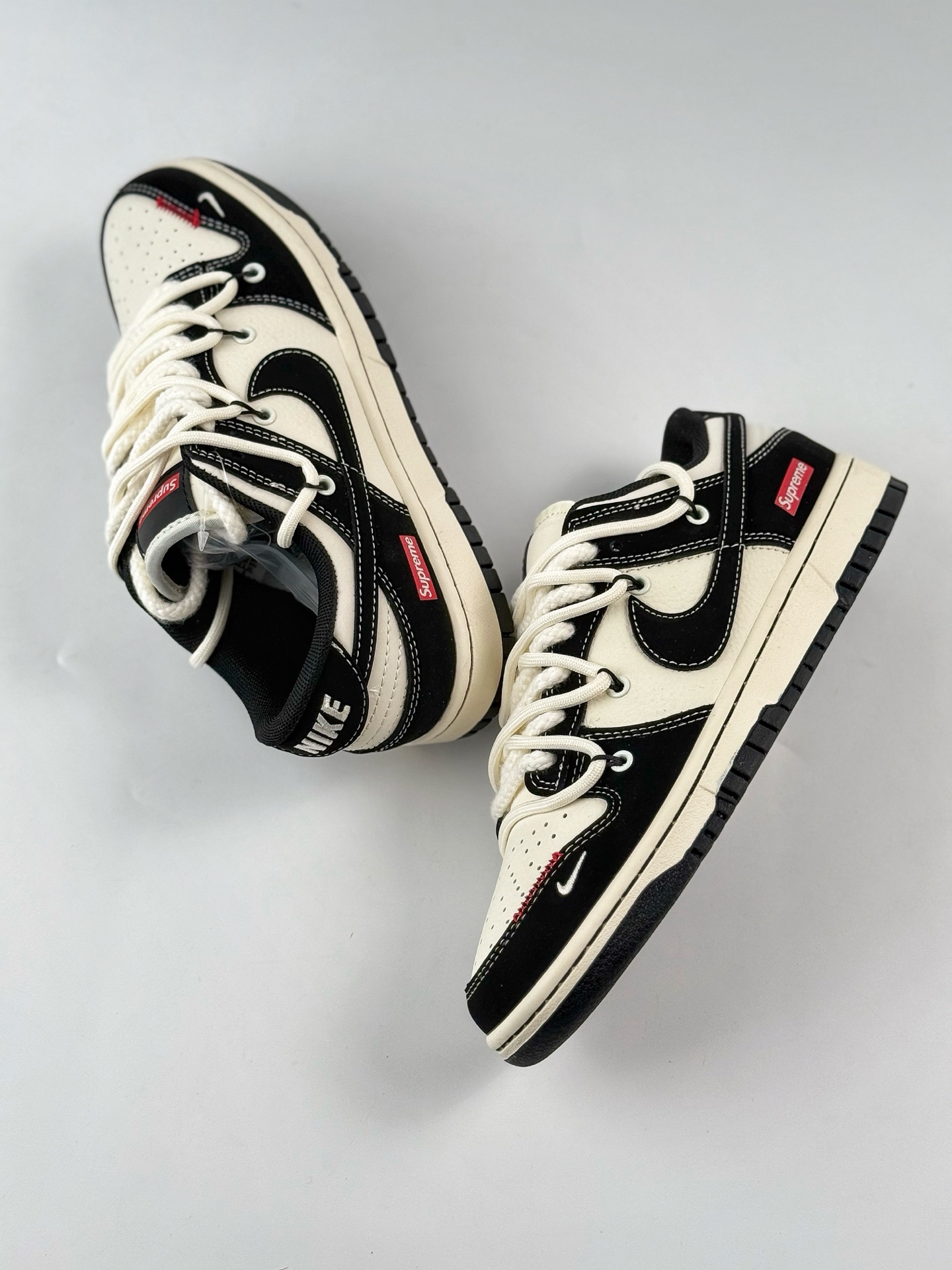 300 Nike SB Dunk Low x Supreme 黑白小钩麻绳绑带 YX5066-280
