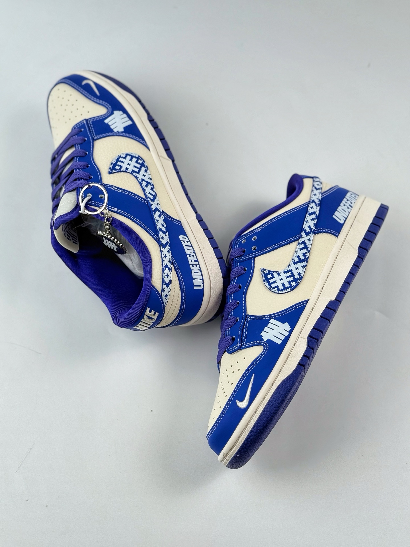 280 Nike SB Dunk Low x UNDEFEATED 蓝白小钩 KK1333-045