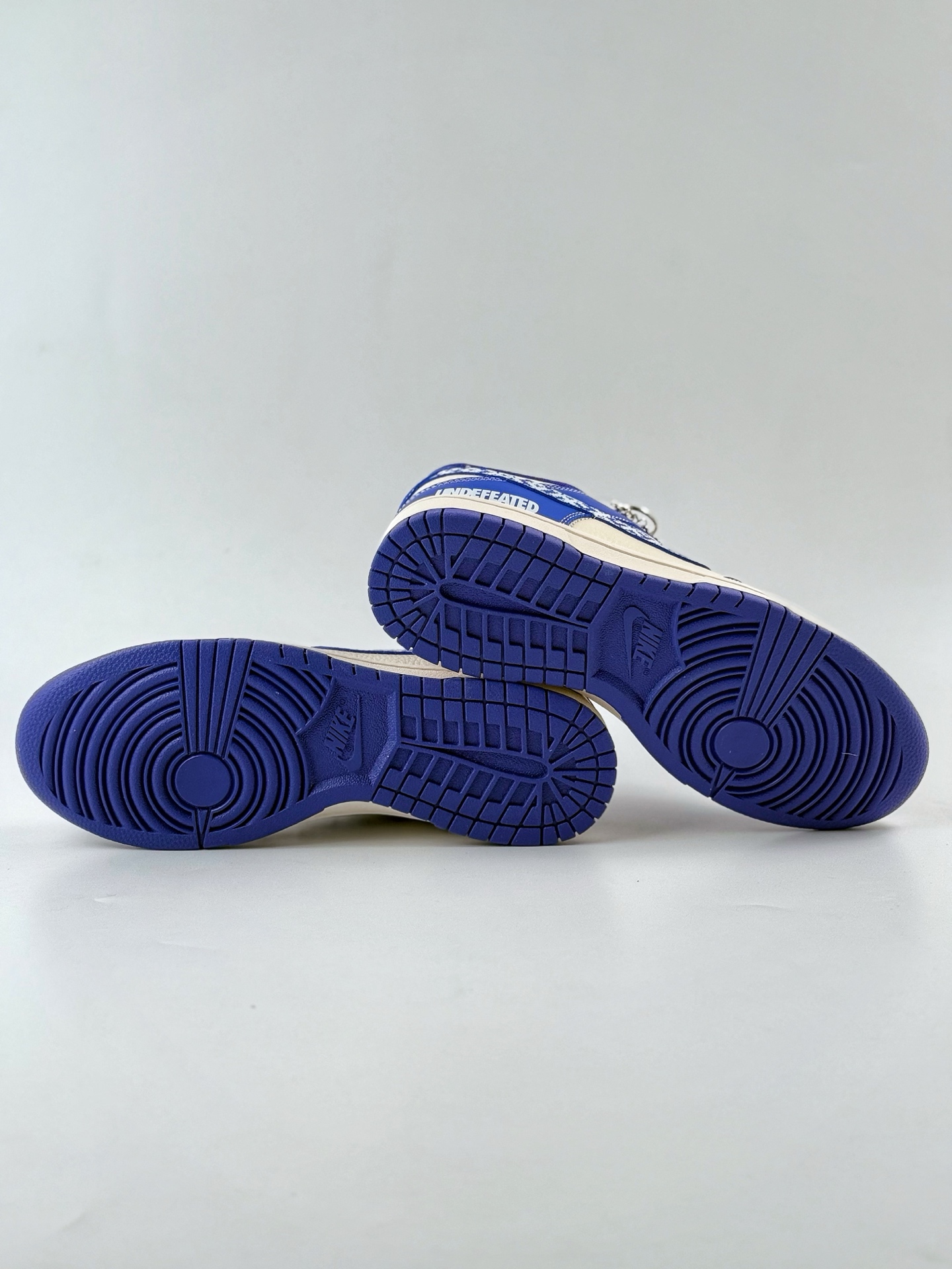 280 Nike SB Dunk Low x UNDEFEATED 蓝白小钩 KK1333-045