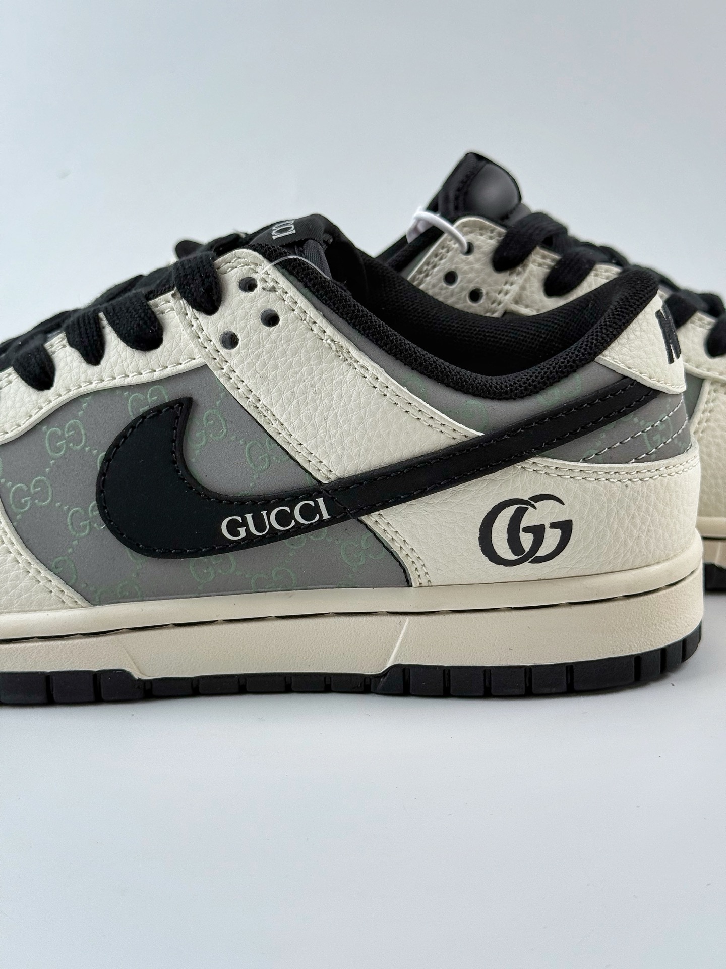 240 Nike SB Dunk Low x GUCCI 白灰黑小钩 XD1588-204