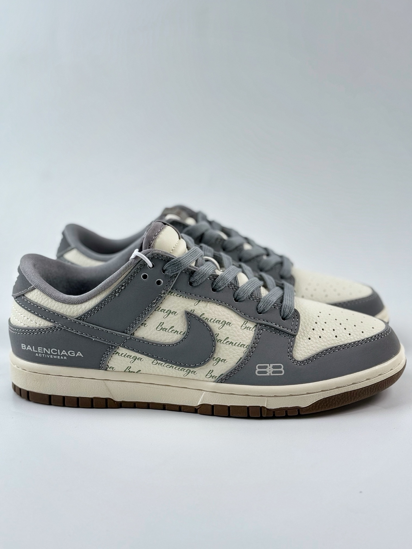 240 Nike SB Dunk Low x Balenciaga 灰白小钩 XD1588-205