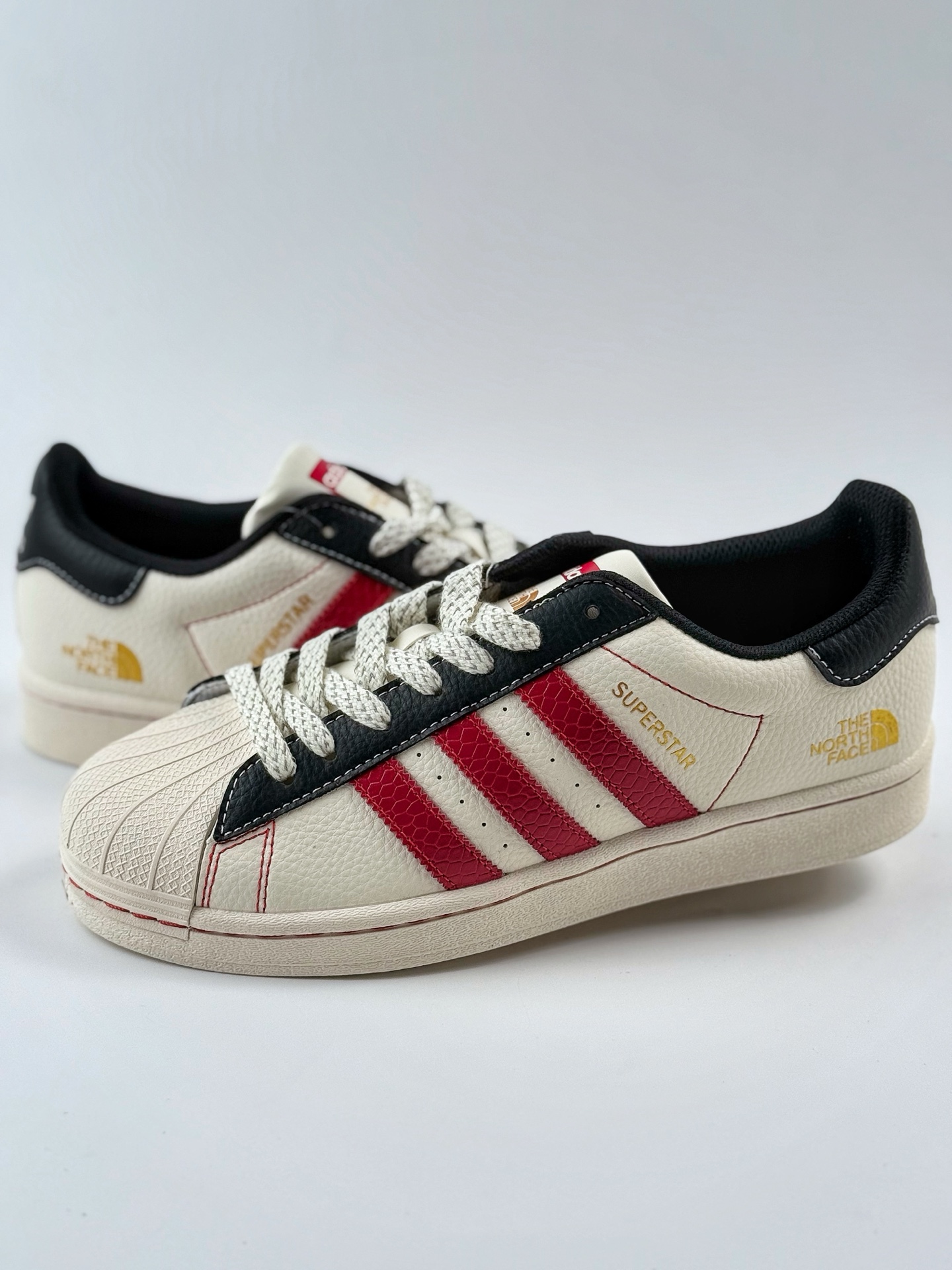 220 AD Originals Superstar x The North Face 白红黑满天星 BZ2529