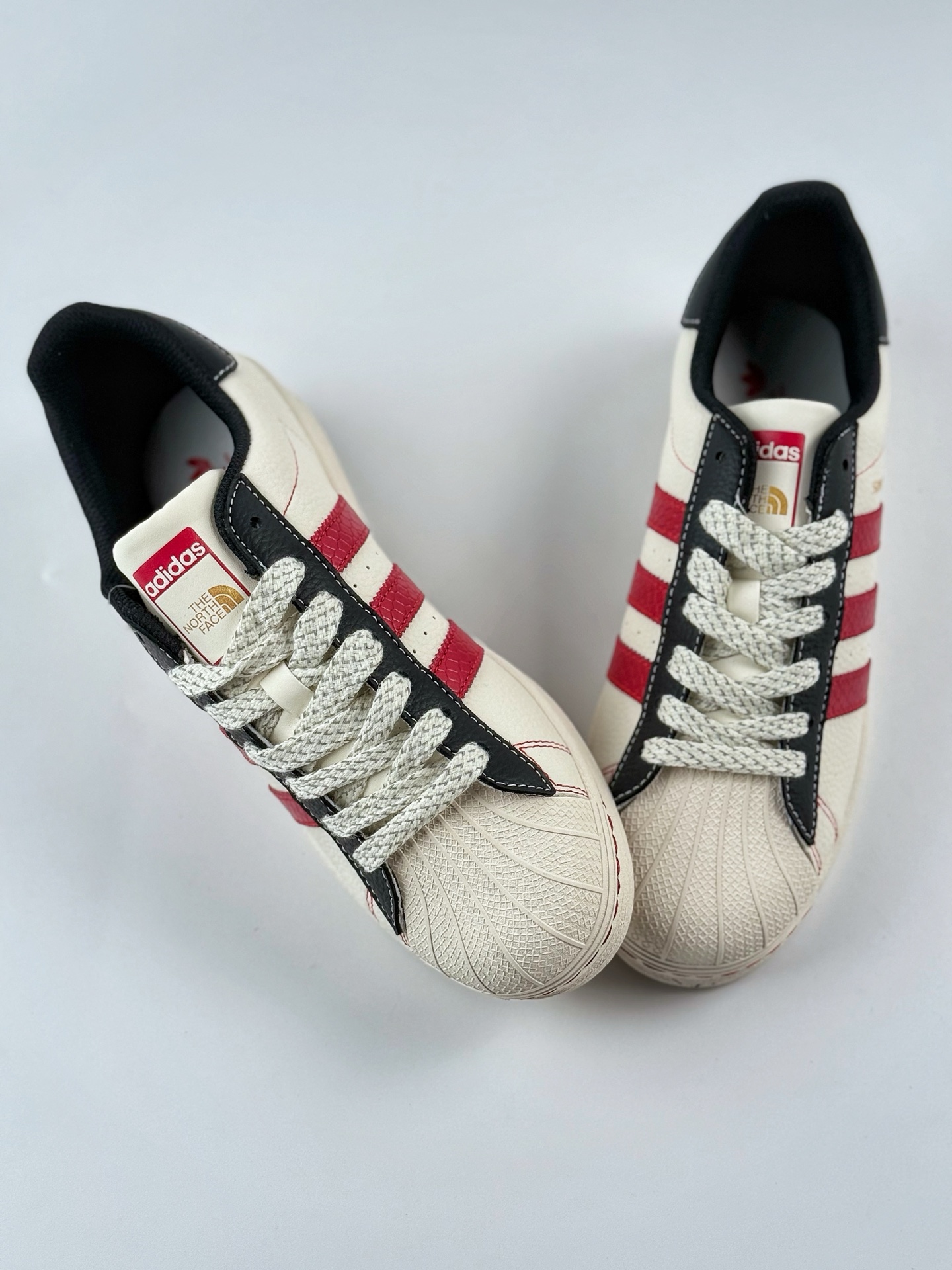 220 AD Originals Superstar x The North Face 白红黑满天星 BZ2529