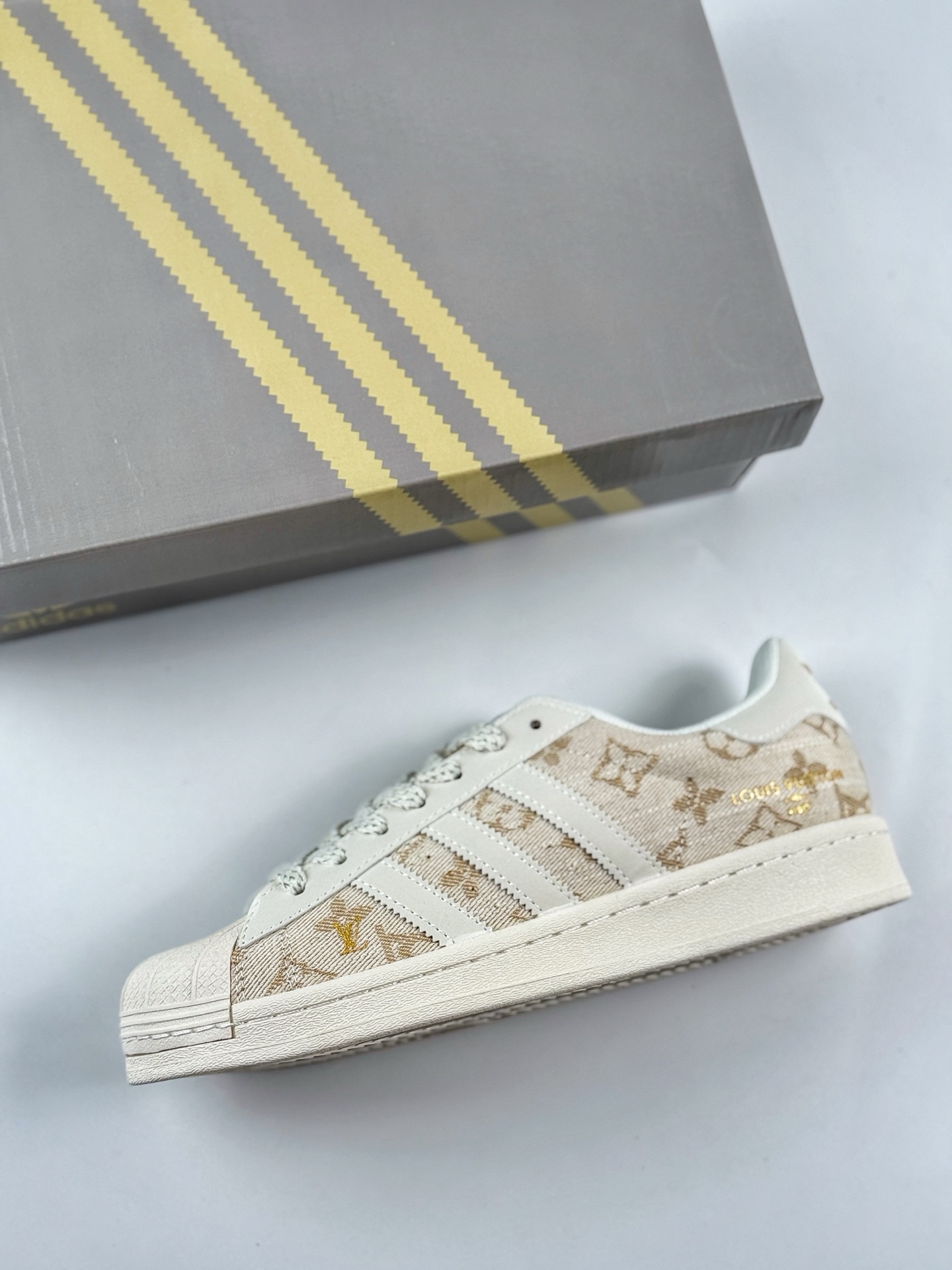 220 AD Originals Superstar x Louis Vuitton 白金满天星 SD6809CC