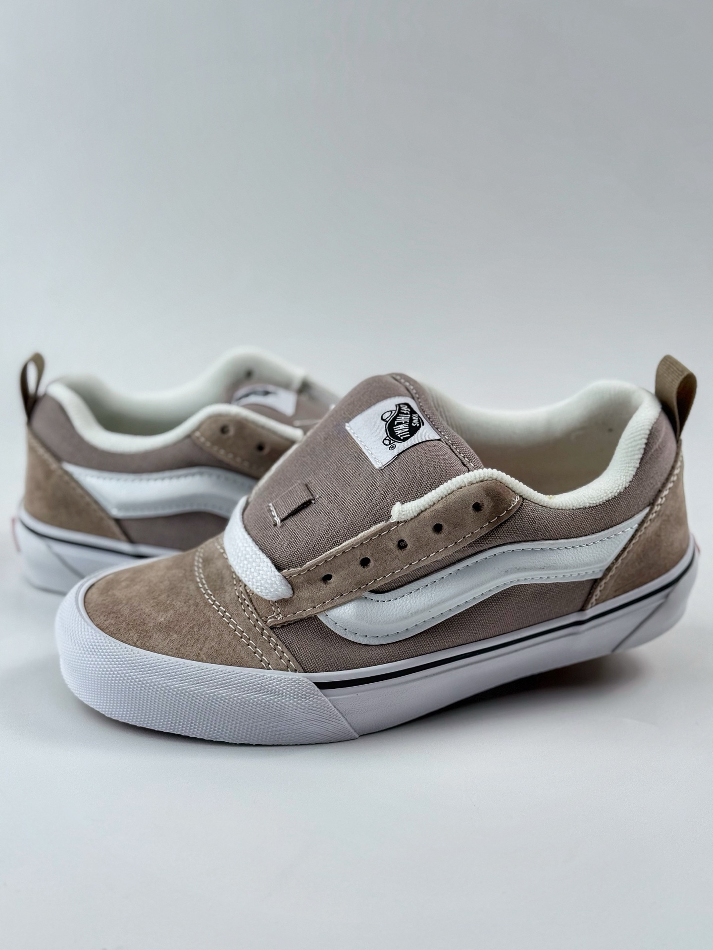 130 Vans Knu Skool 浅棕白 肥胖版立体大Logo 加厚鞋舌 低帮复古休闲硫化面包鞋