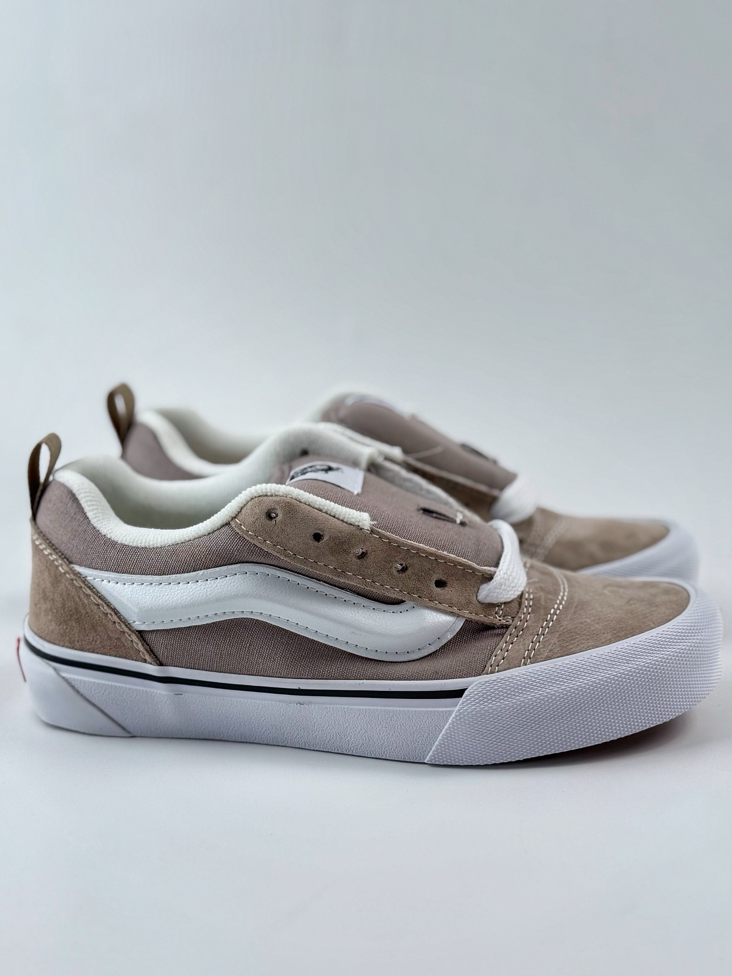130 Vans Knu Skool 浅棕白 肥胖版立体大Logo 加厚鞋舌 低帮复古休闲硫化面包鞋