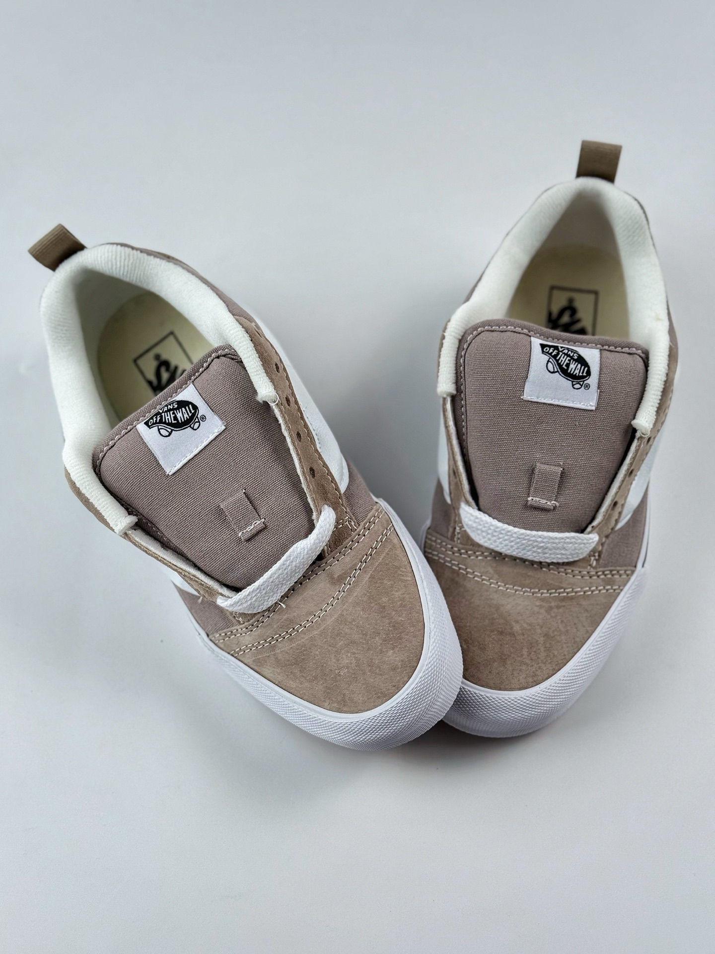 130 Vans Knu Skool 浅棕白 肥胖版立体大Logo 加厚鞋舌 低帮复古休闲硫化面包鞋
