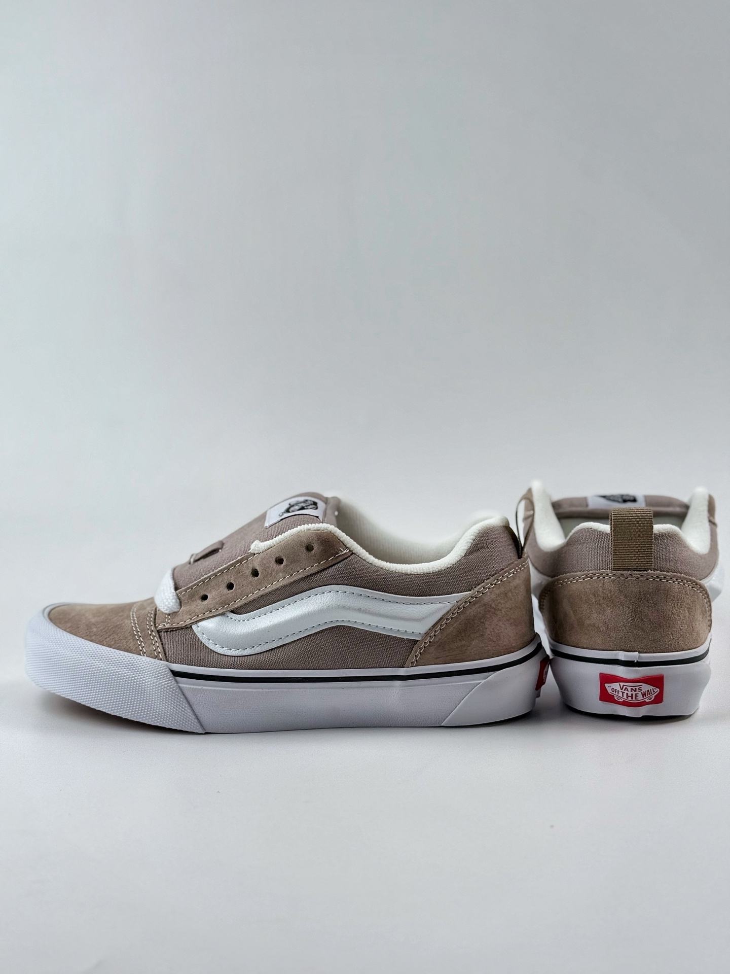 130 Vans Knu Skool 浅棕白 肥胖版立体大Logo 加厚鞋舌 低帮复古休闲硫化面包鞋
