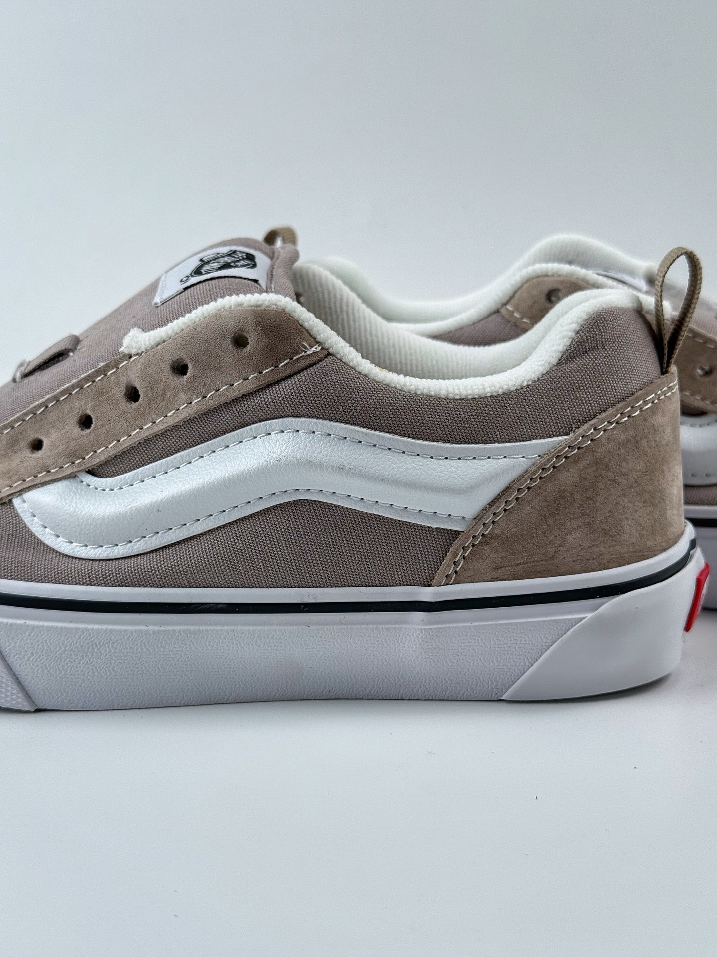 130 Vans Knu Skool 浅棕白 肥胖版立体大Logo 加厚鞋舌 低帮复古休闲硫化面包鞋