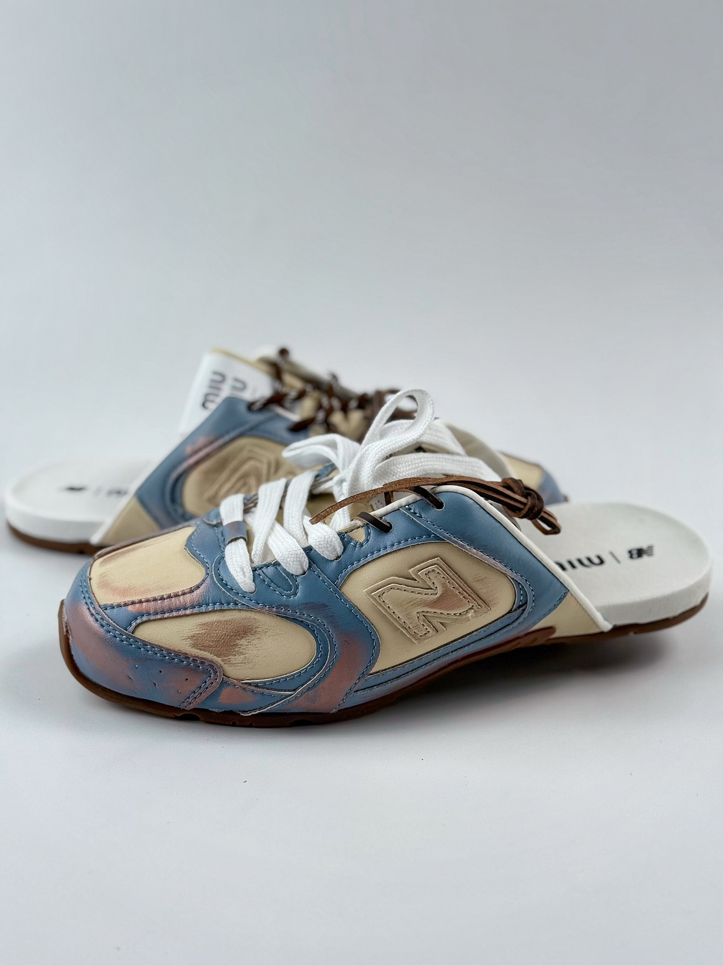 210 New Balance x Miumiu 缪缪联名 24s联名款运动鞋