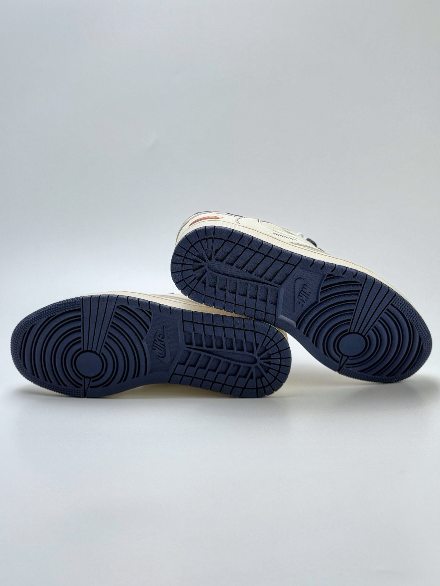 280 Travis Scott x Nike Air Jordan 1 Low x Stussy Air Jordan 1 Low 反转白蓝小钩满天星倒钩 ZH2598-230