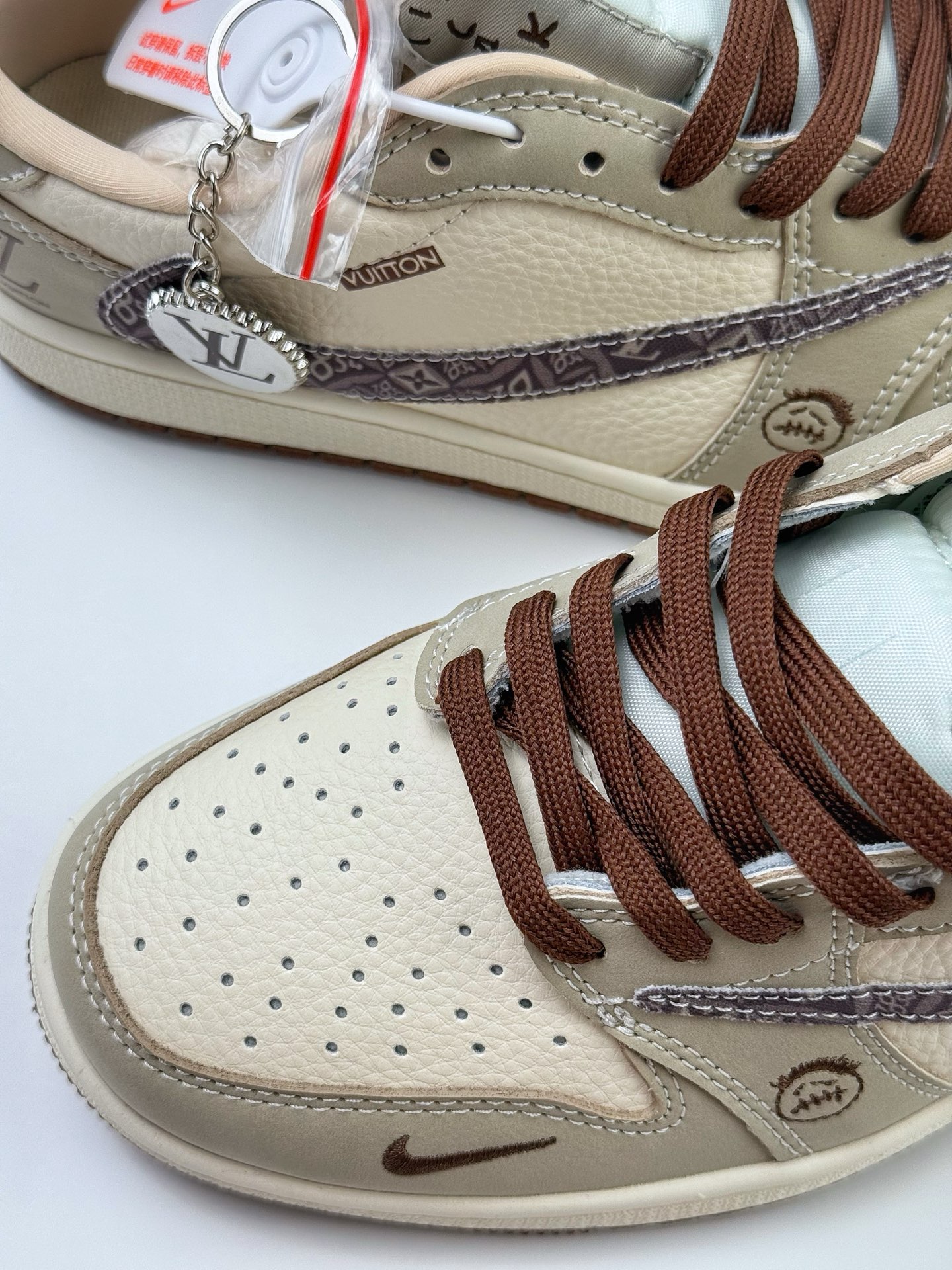 280 Travis Scott x Nike Air Jordan 1 Low x Louis Vuitton Air Jordan 1 Low 反转米白棕小钩倒钩 XS2024-060