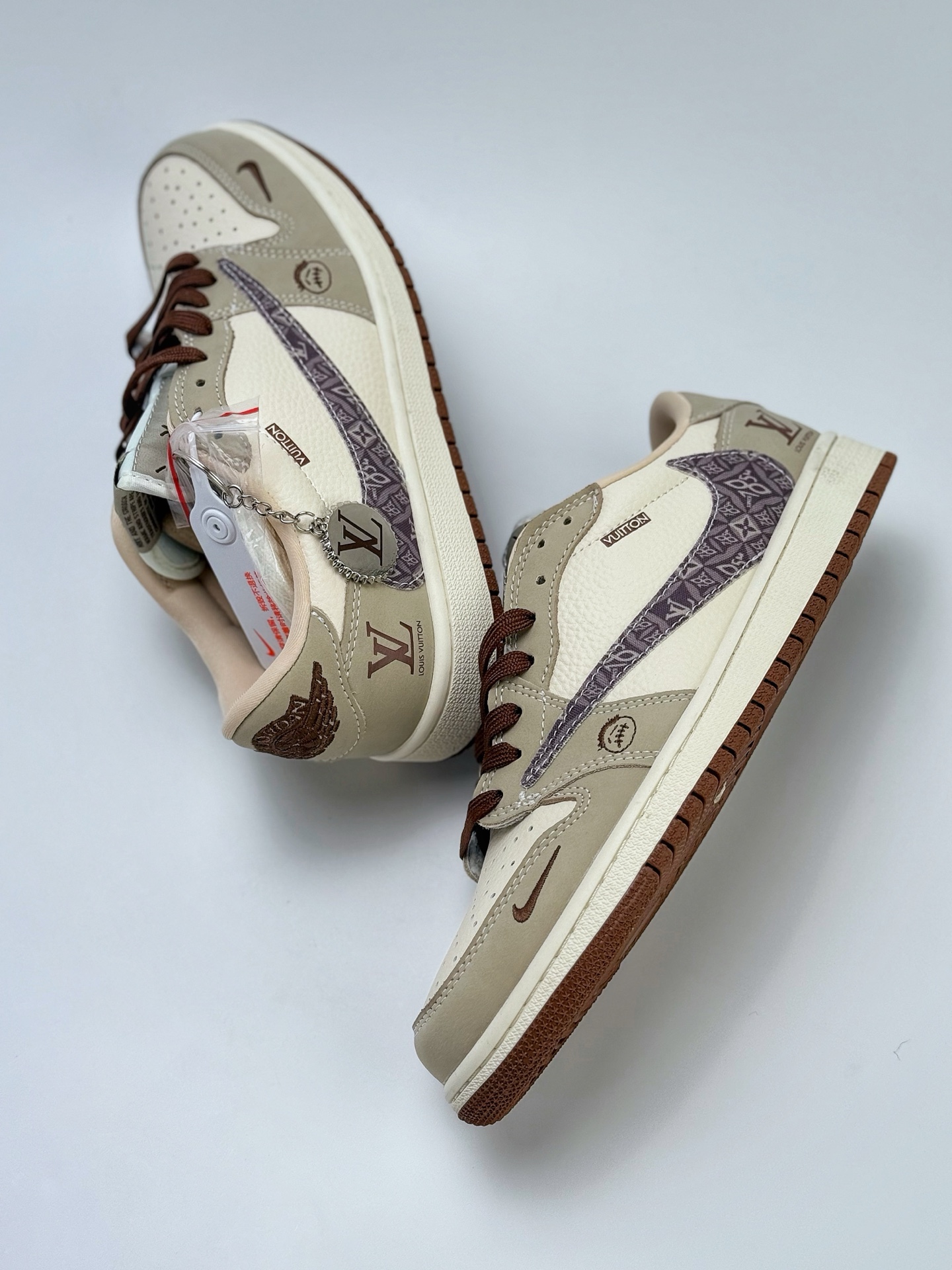 280 Travis Scott x Nike Air Jordan 1 Low x Louis Vuitton Air Jordan 1 Low 反转米白棕小钩倒钩 XS2024-060