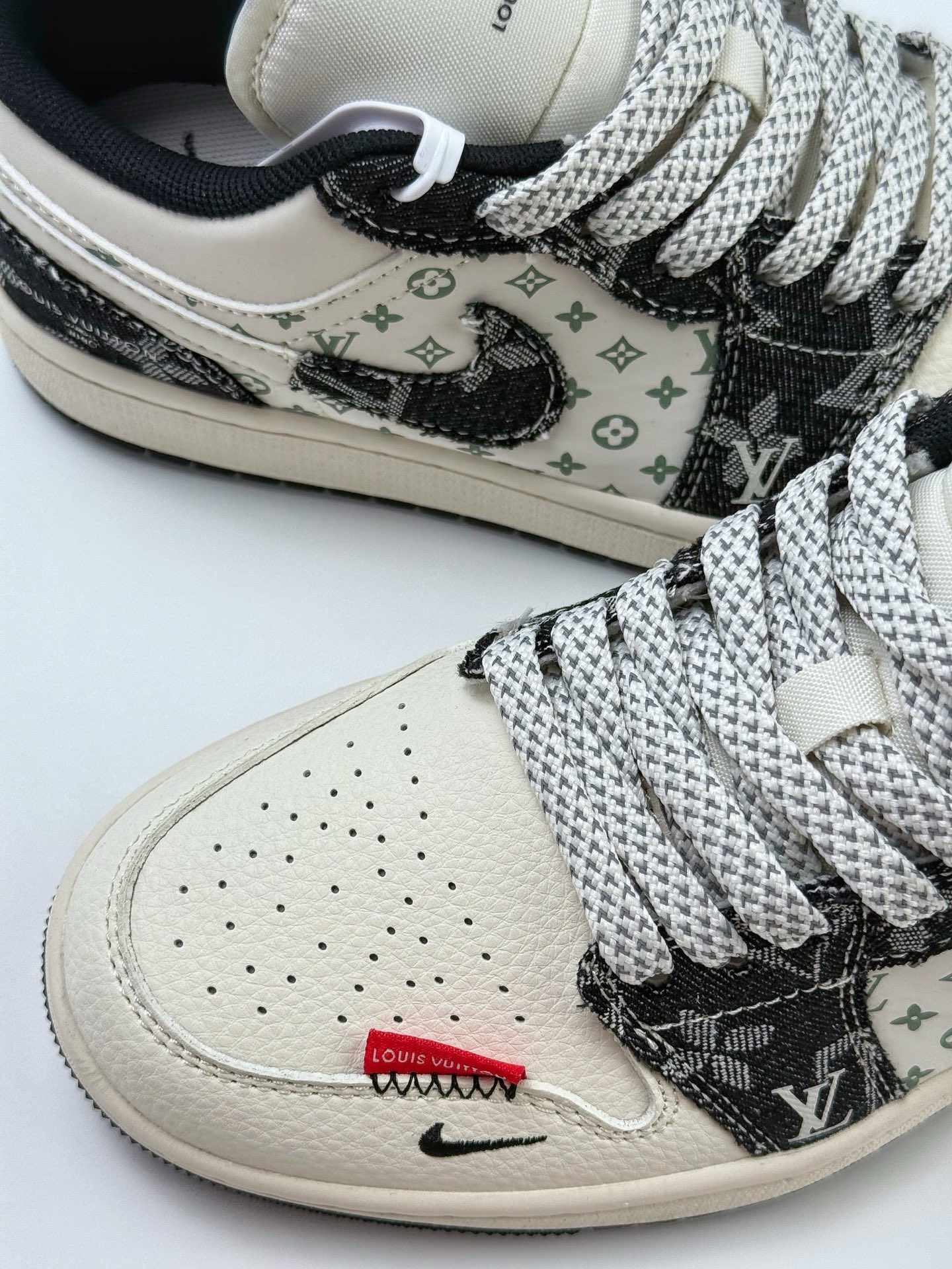 280 Air Jordan 1 Retro Low x Louis Vuitton 白黑牛仔小钩满天星 YX5066-332