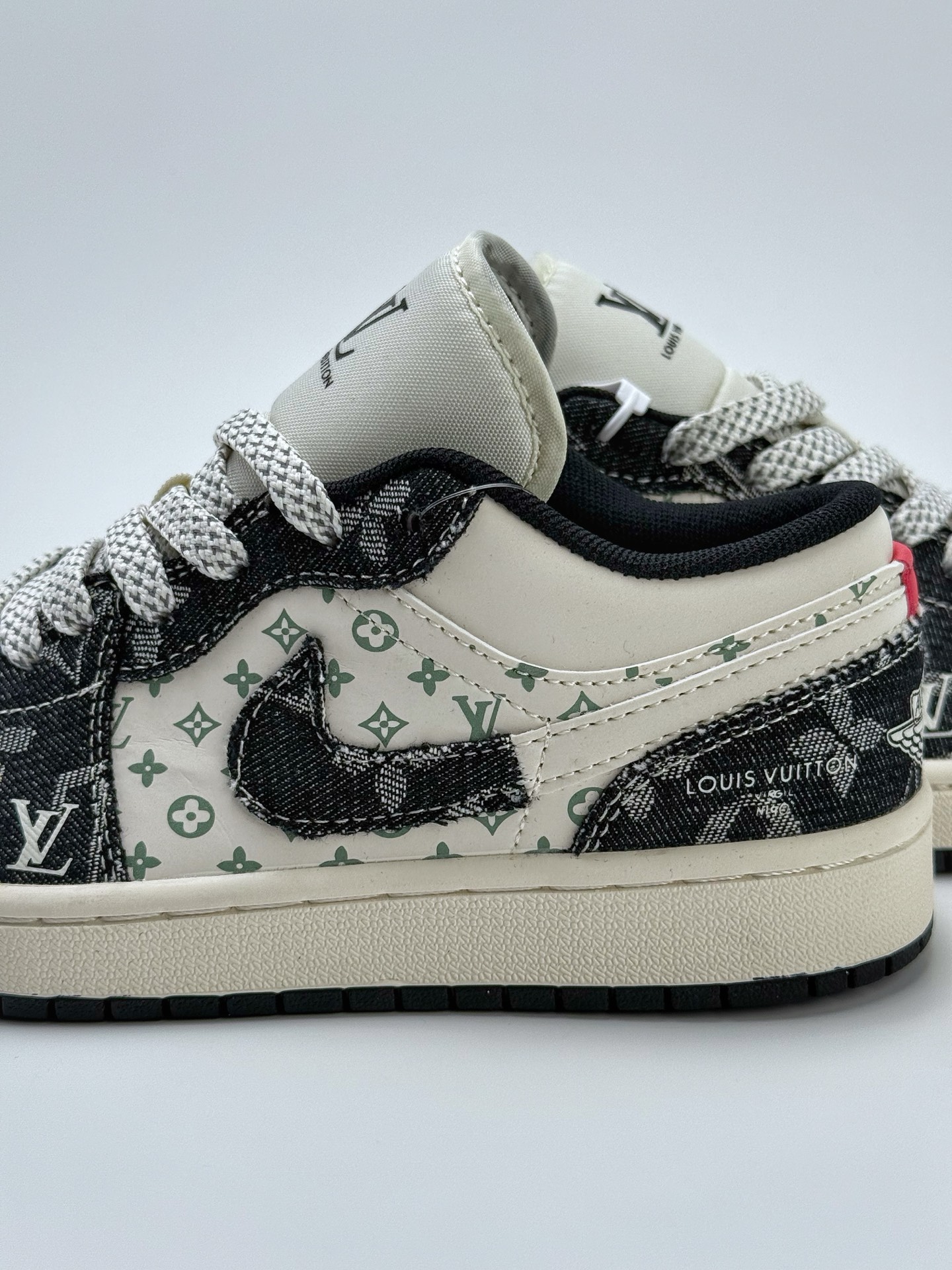 280 Air Jordan 1 Retro Low x Louis Vuitton 白黑牛仔小钩满天星 YX5066-332