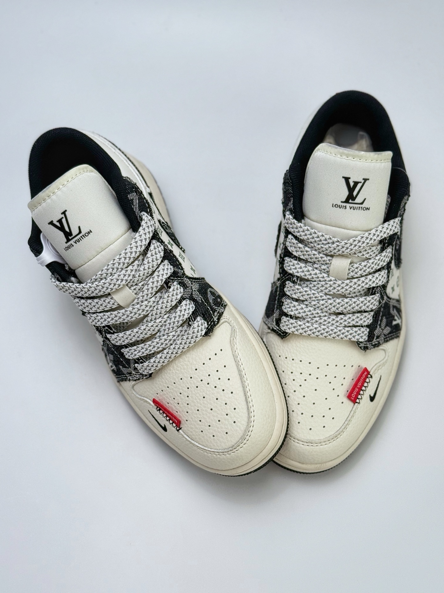 280 Air Jordan 1 Retro Low x Louis Vuitton 白黑牛仔小钩满天星 YX5066-332