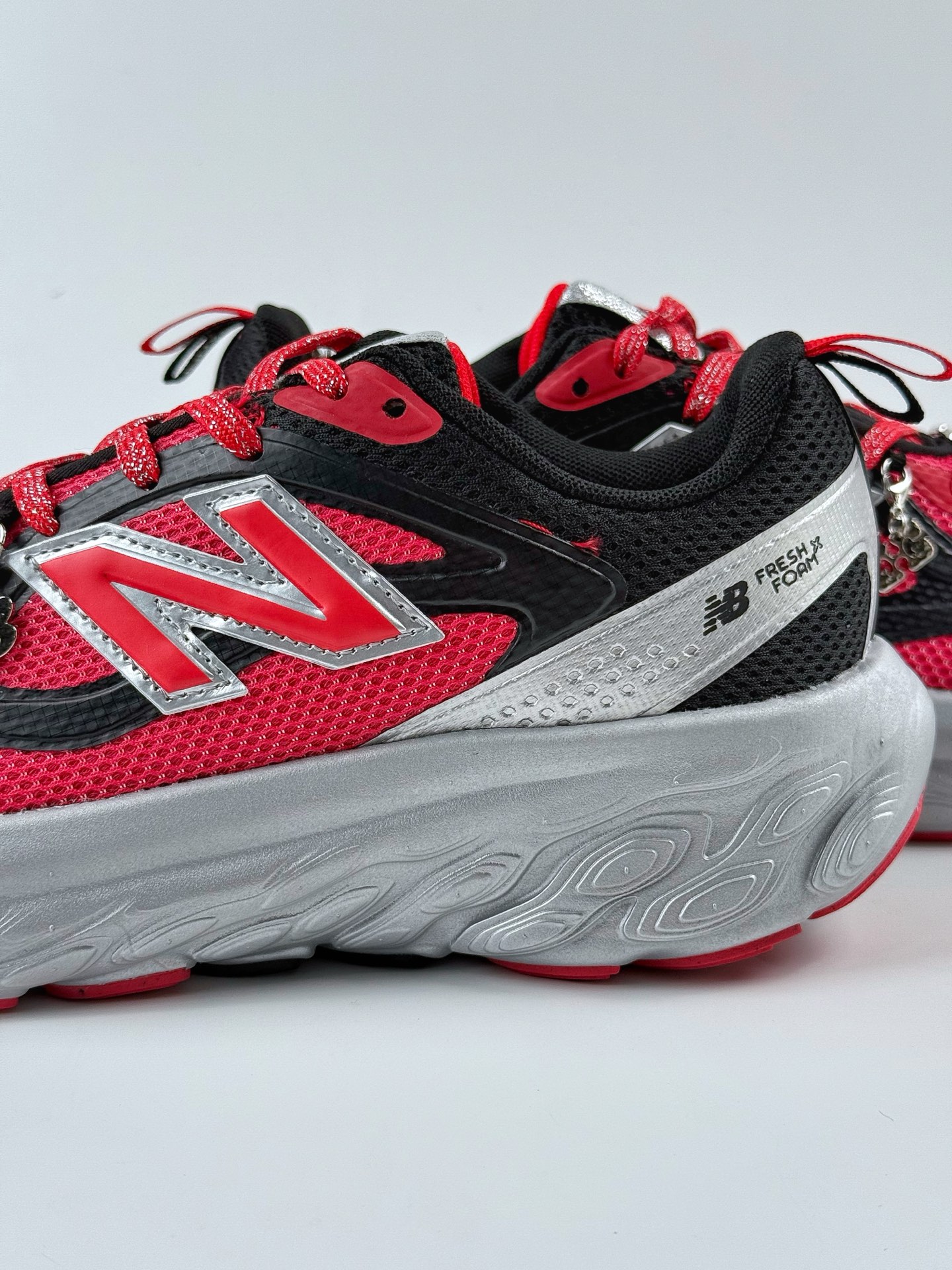 220 New Balance NB Fresh Foam Evoz 舒适耐磨低帮跑步鞋 UTRNGN