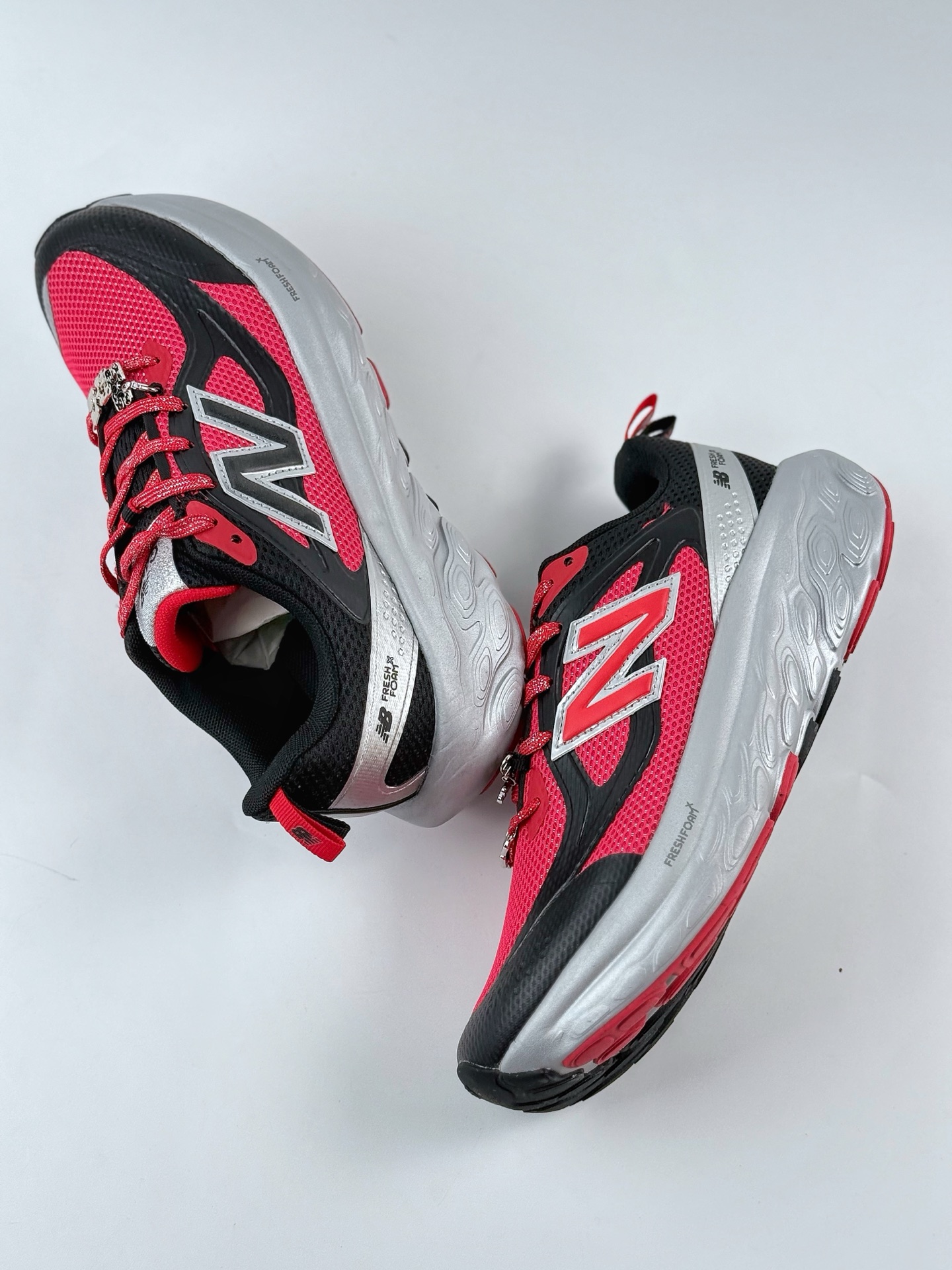 220 New Balance NB Fresh Foam Evoz 舒适耐磨低帮跑步鞋 UTRNGN